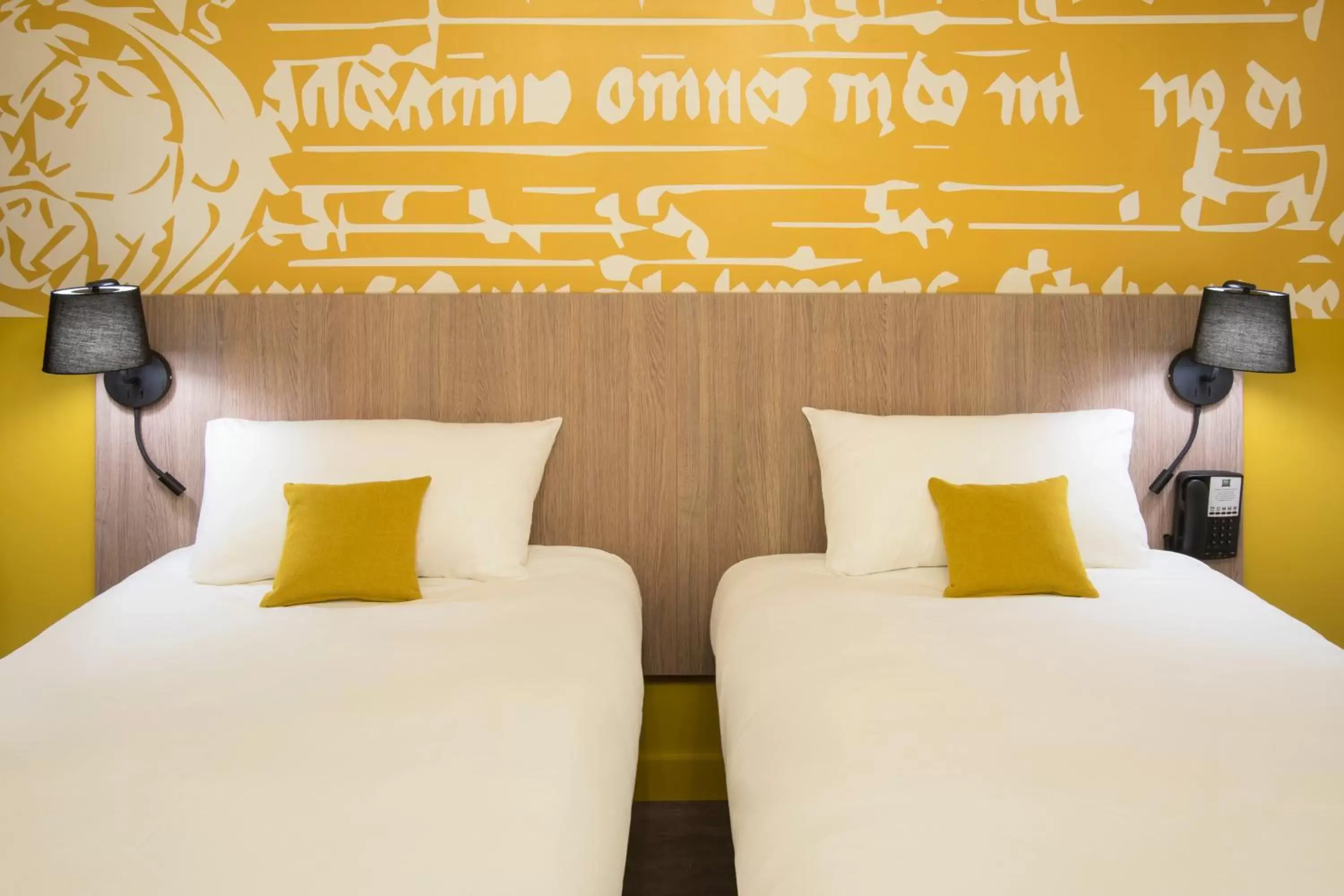 Decorative detail, Bed in ibis Styles Carcassonne La Cité