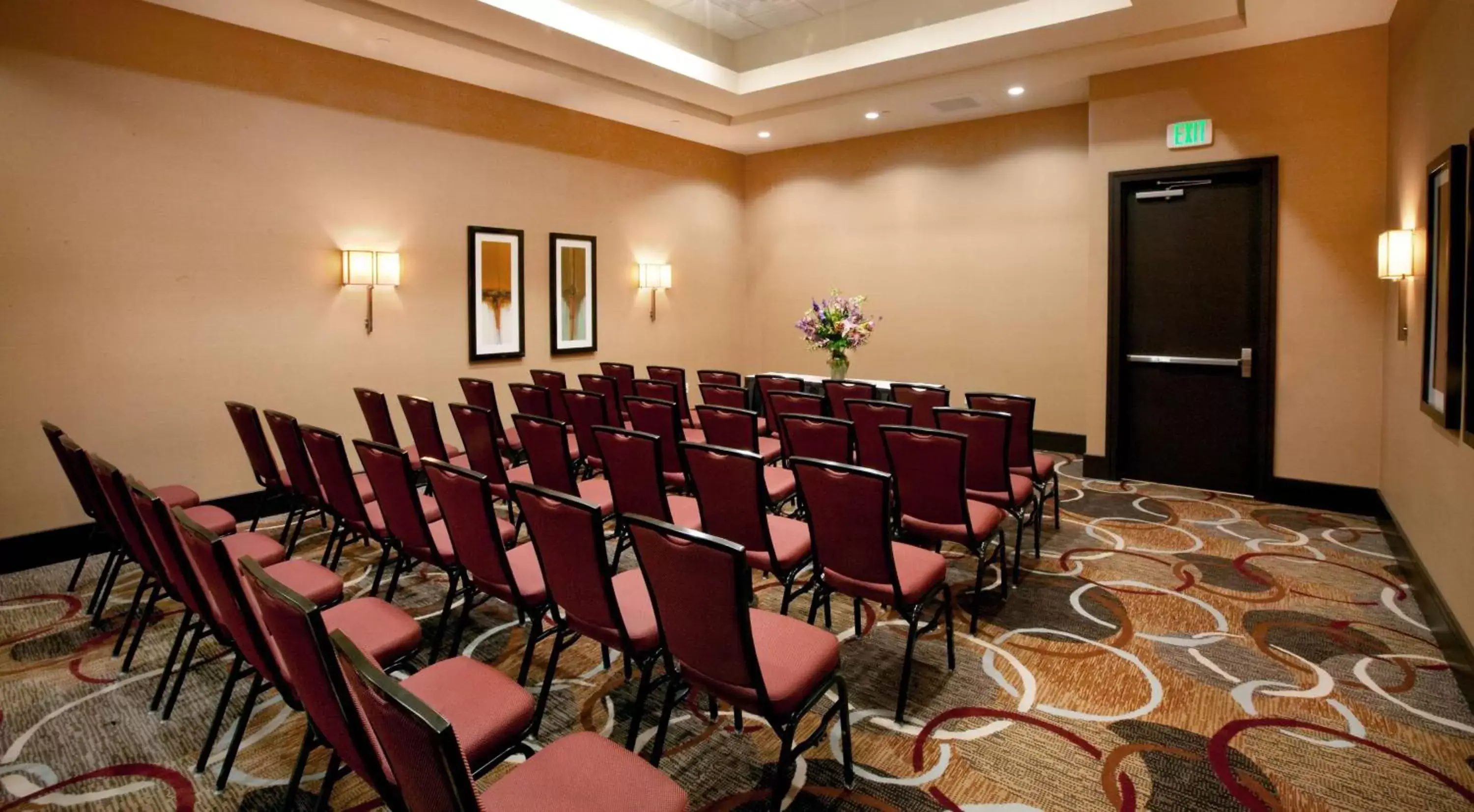 Meeting/conference room in Embassy Suites Palmdale
