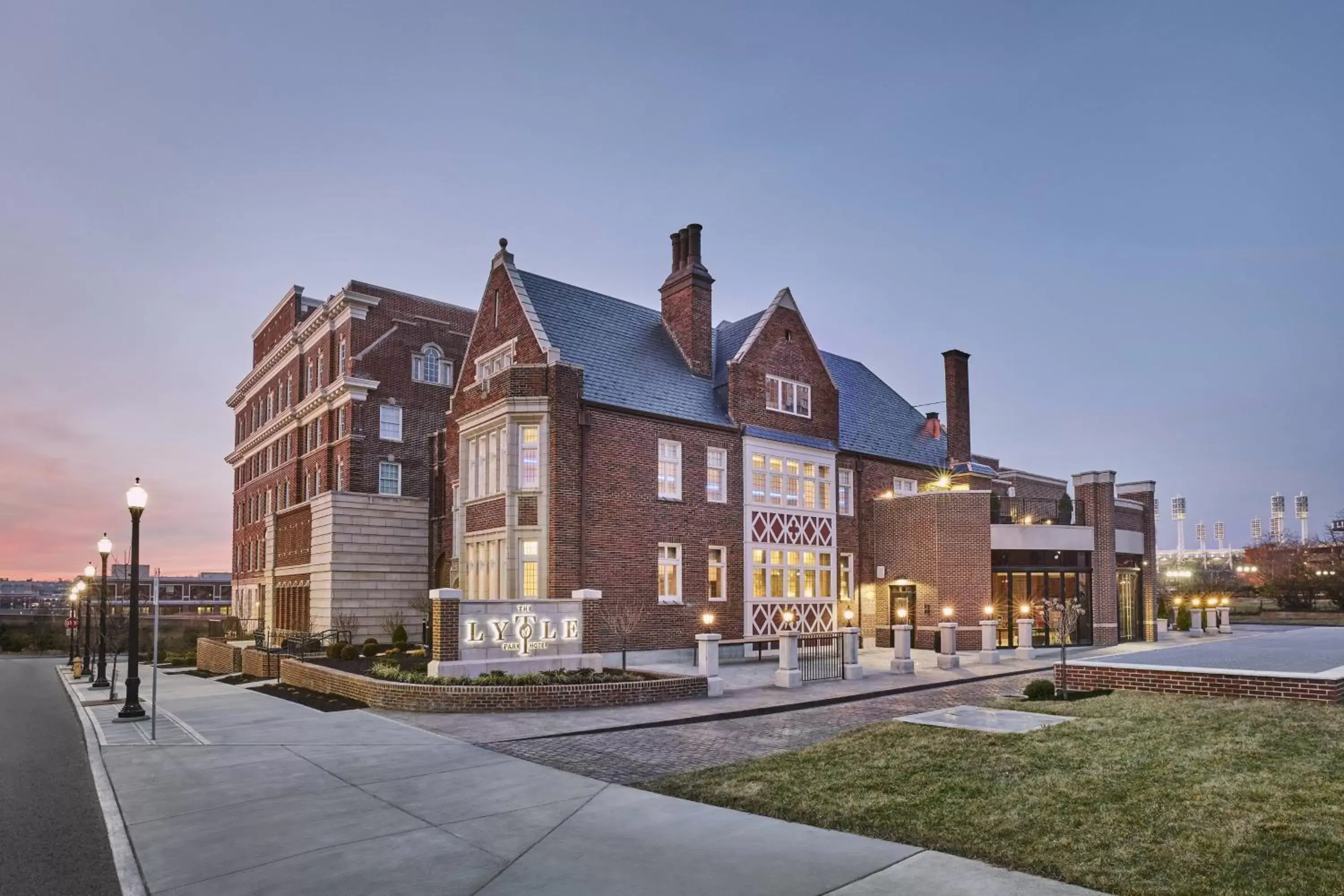 Property Building in The Lytle Park Hotel, Autograph Collection