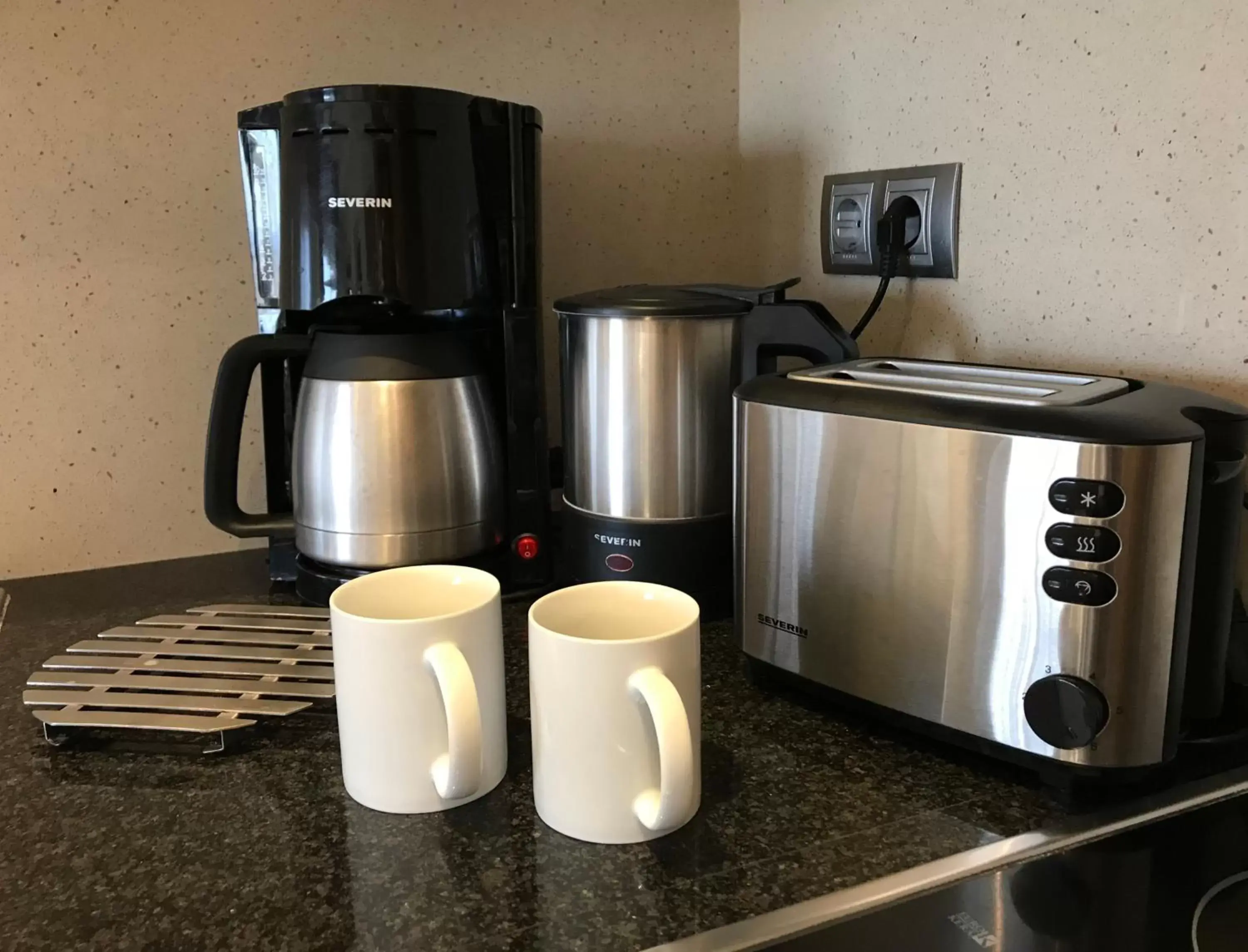 Coffee/Tea Facilities in Hollywood Mirage - Excel Hotels & Resorts