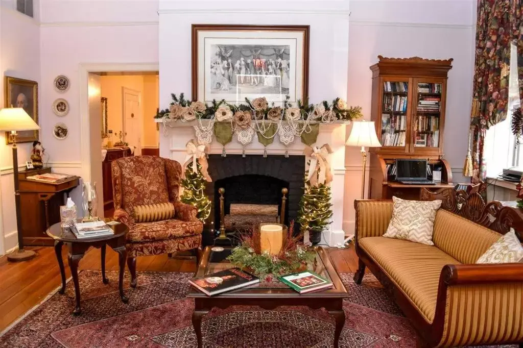 Seating Area in The Richard Johnston Inn & 1890 Caroline House