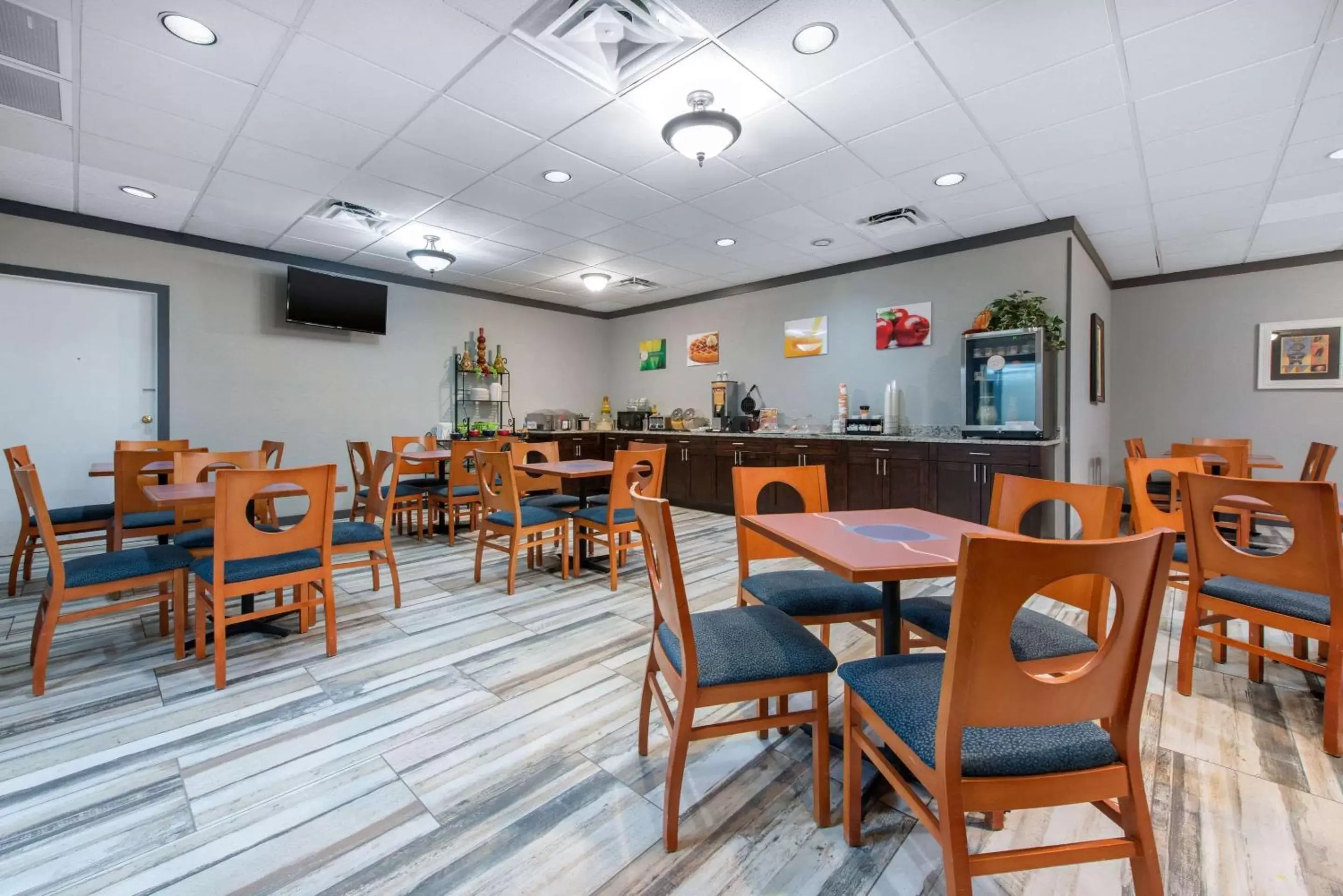 Restaurant/Places to Eat in Quality Inn & Suites Brooksville I-75/Dade City