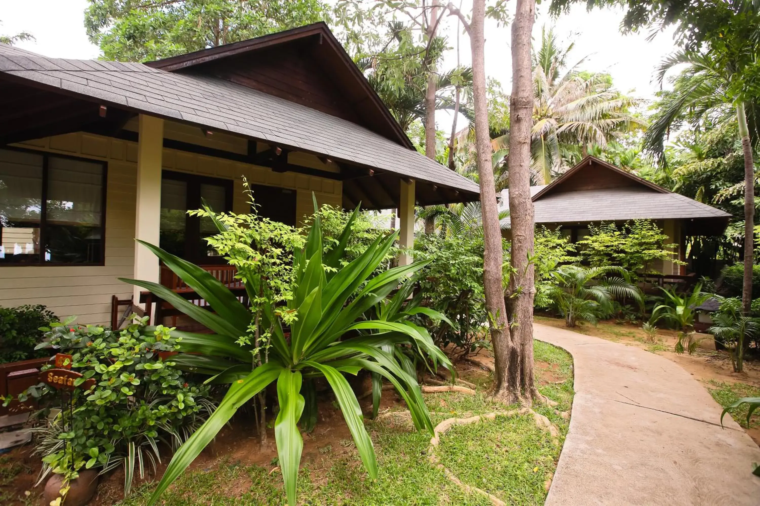 Patio, Garden in Fisherman's Resort