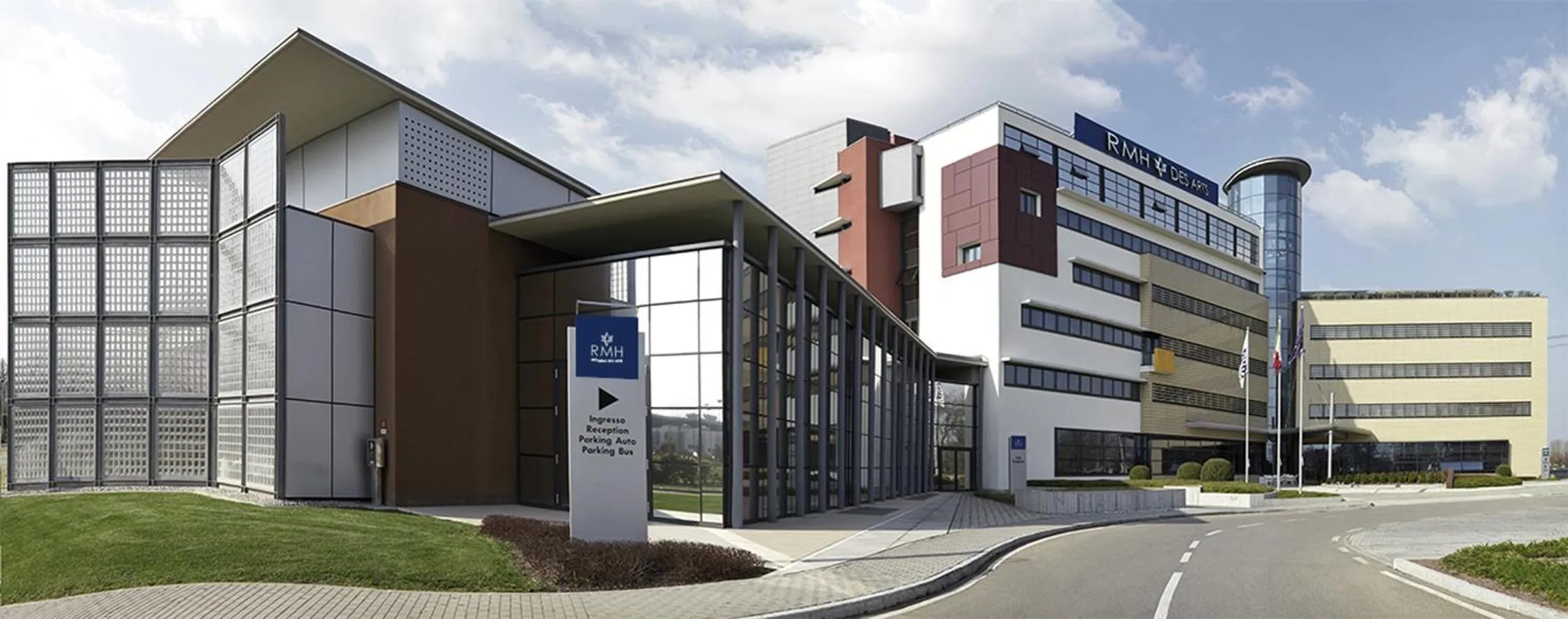 Property building in RMH MODENA DES ARTS