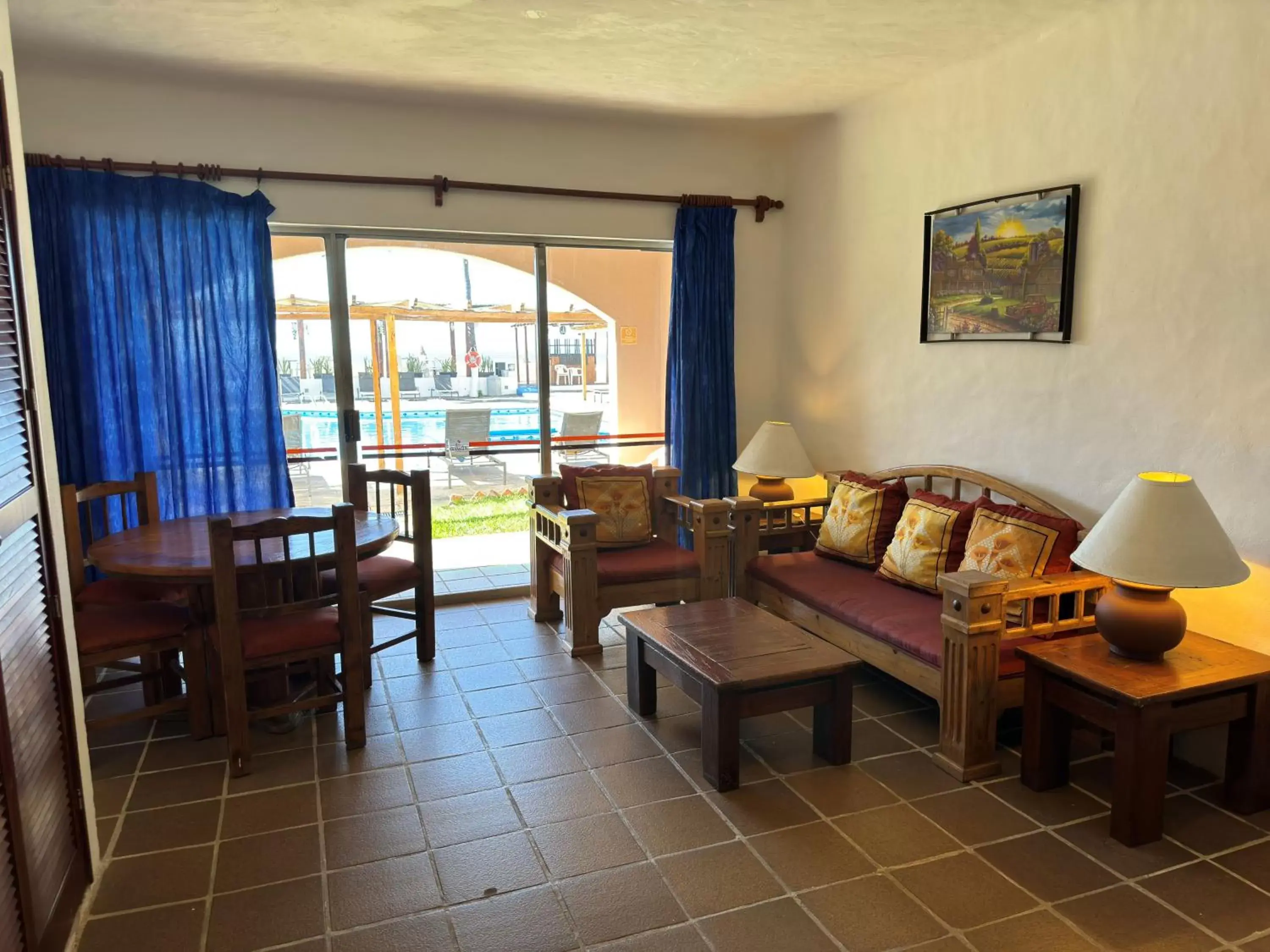 Property building in Hotel Quijote Inn Property building in Hotel Quijote Inn