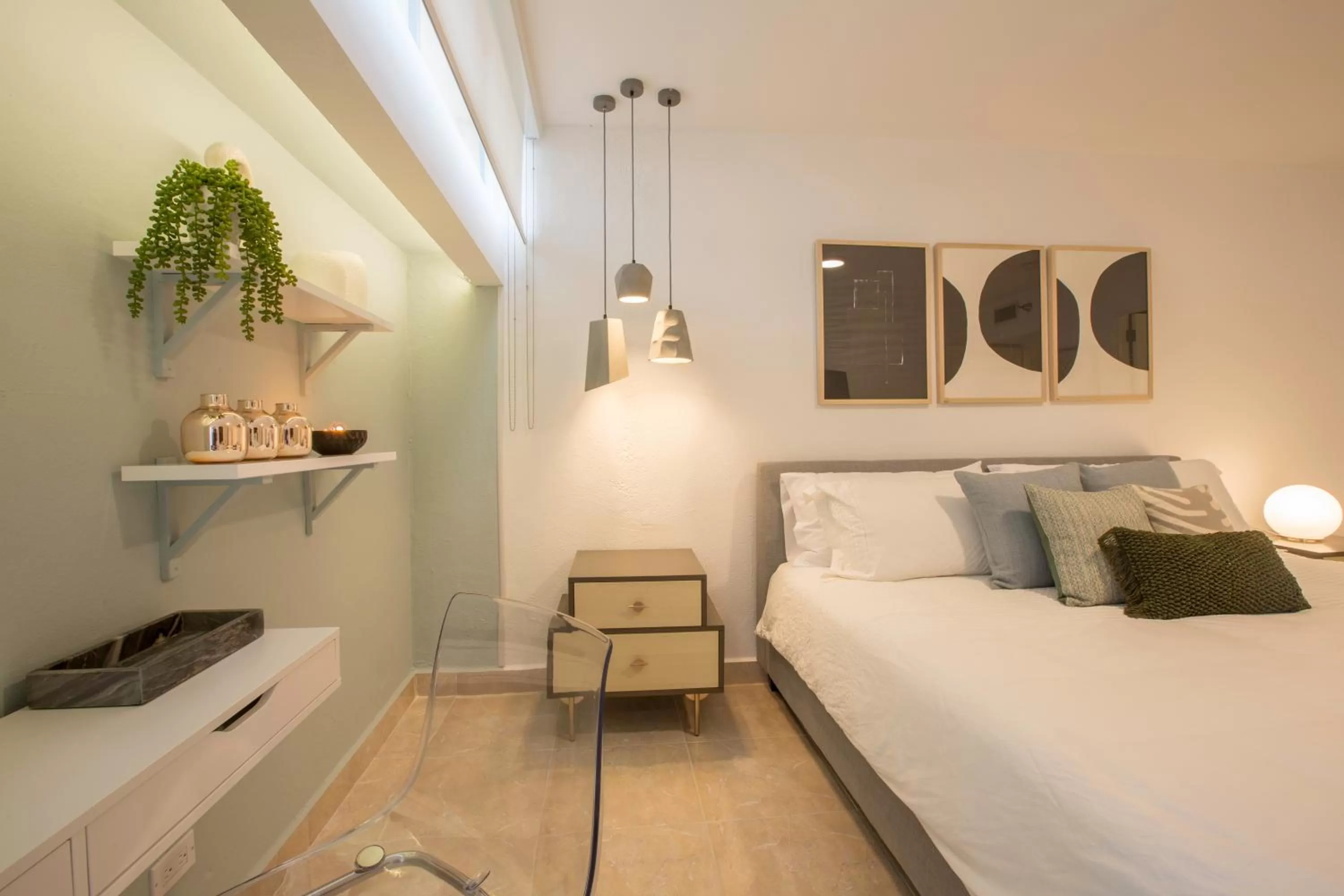 Bedroom, Bed in OCEAN VIEW DELUXE SUITE: PVT. BEACH & POOL