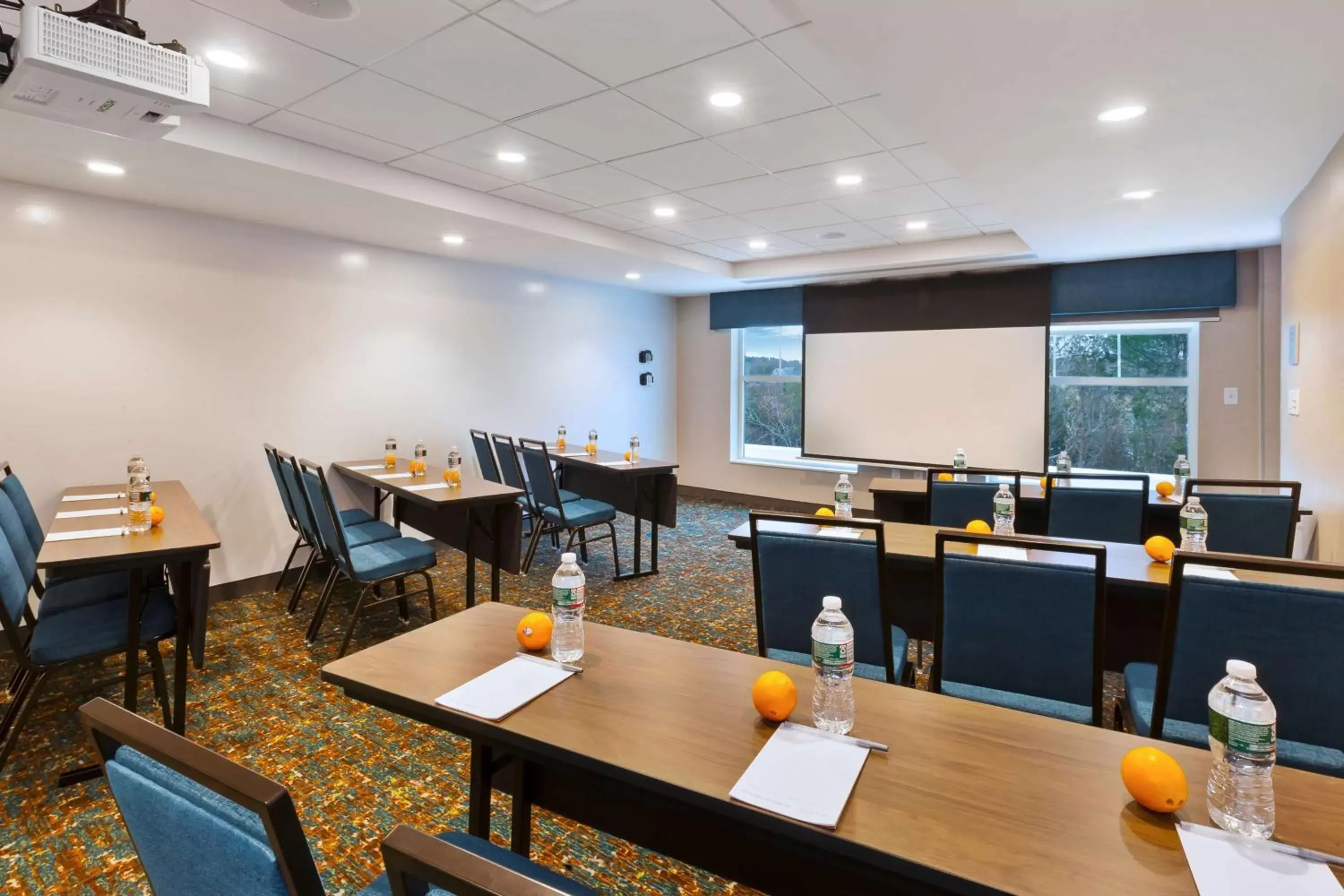 Meeting/conference room in Hampton Inn Cape Cod Canal