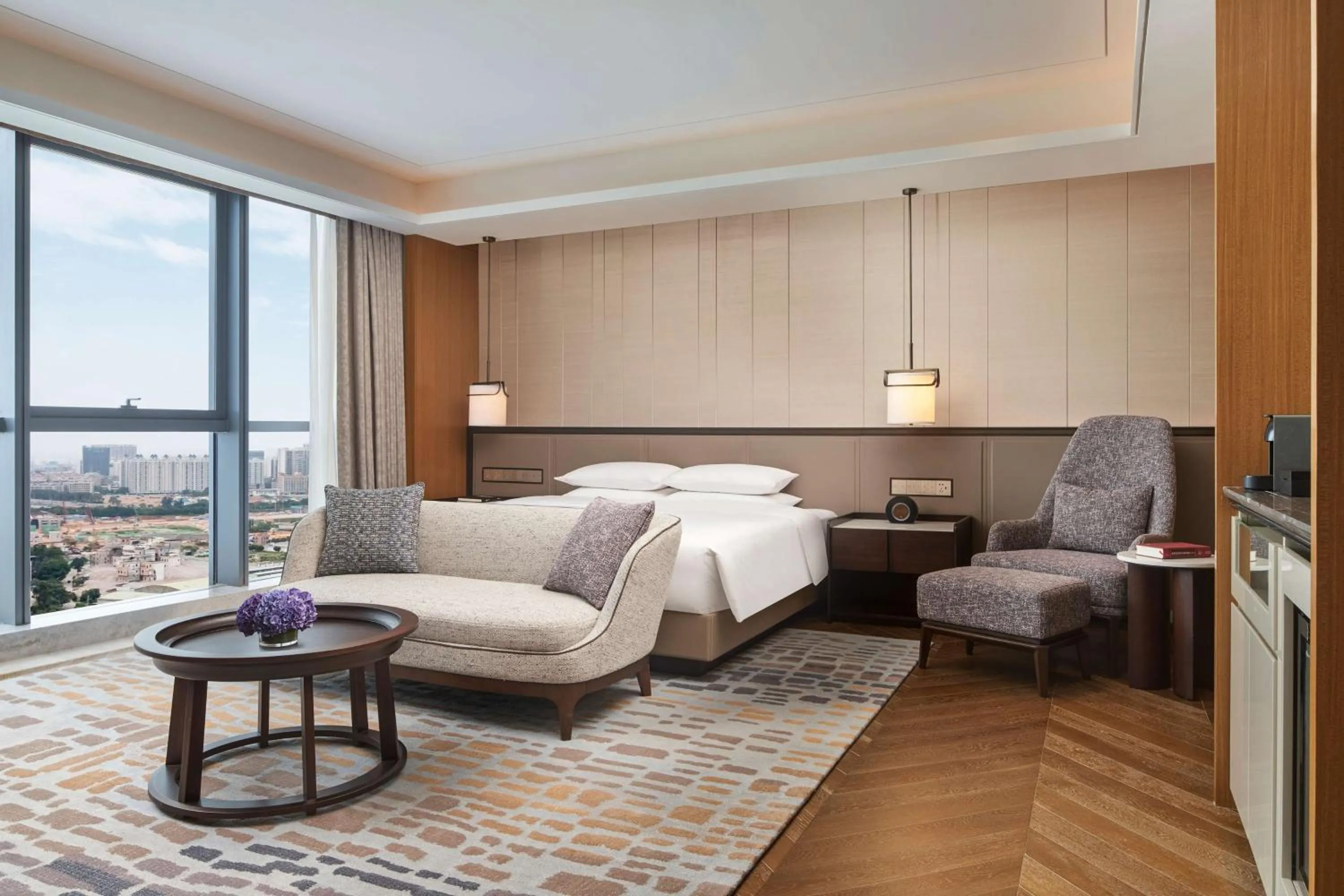 Photo of the whole room, Bed in Hyatt Regency Guangzhou Zengcheng