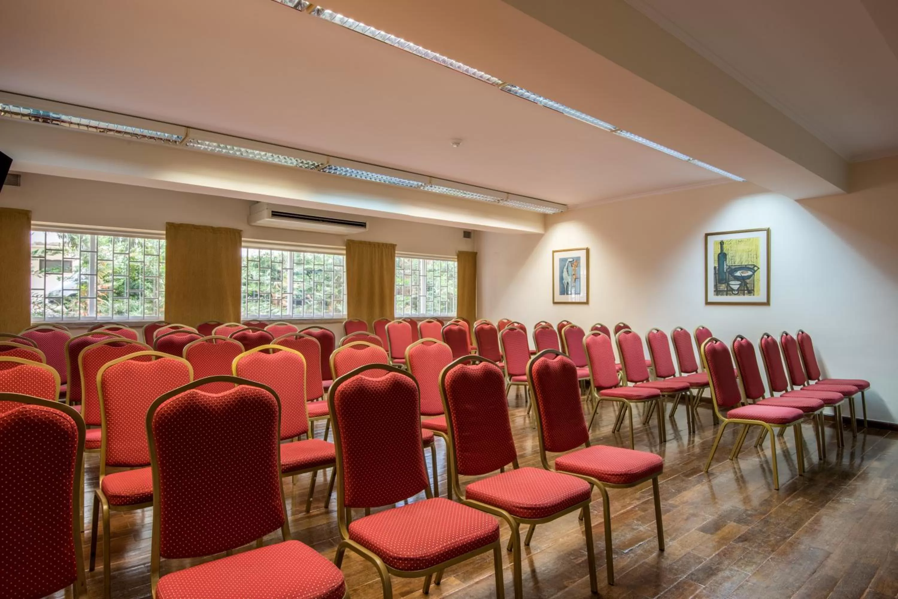 Meeting/conference room in Vila Galé Estoril