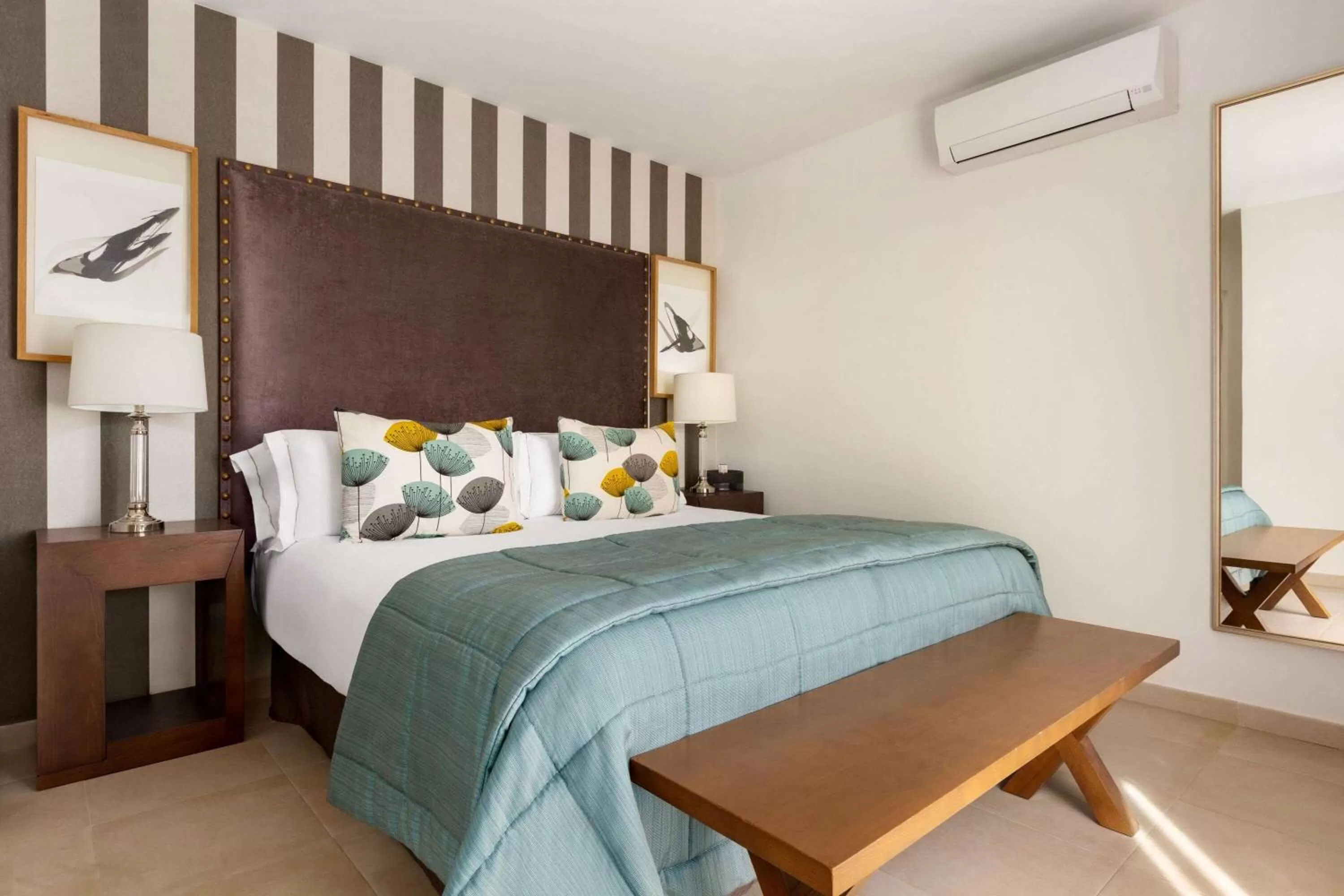 Bed in Wyndham Residences Golf del Sur
