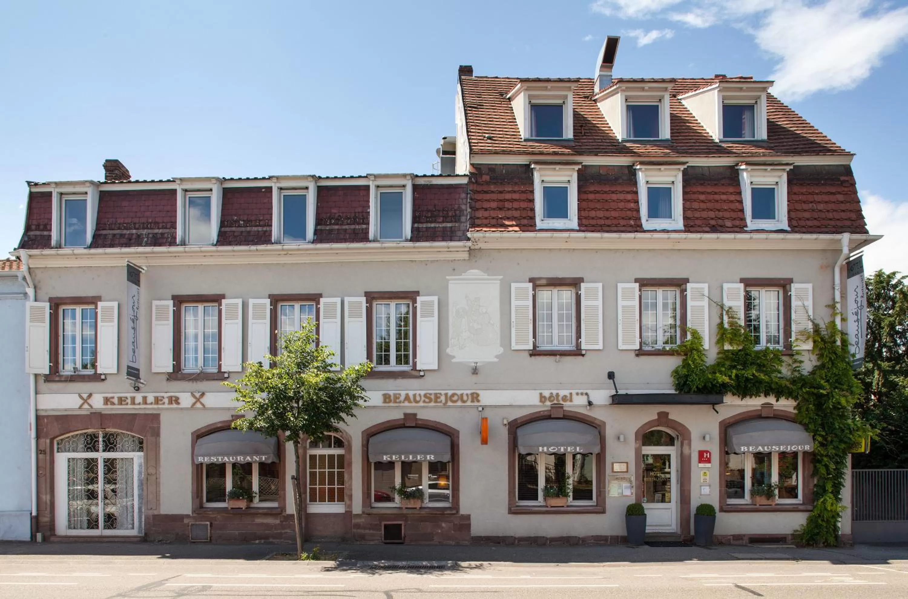 Facade/entrance in Logis Hôtel Beauséjour Colmar