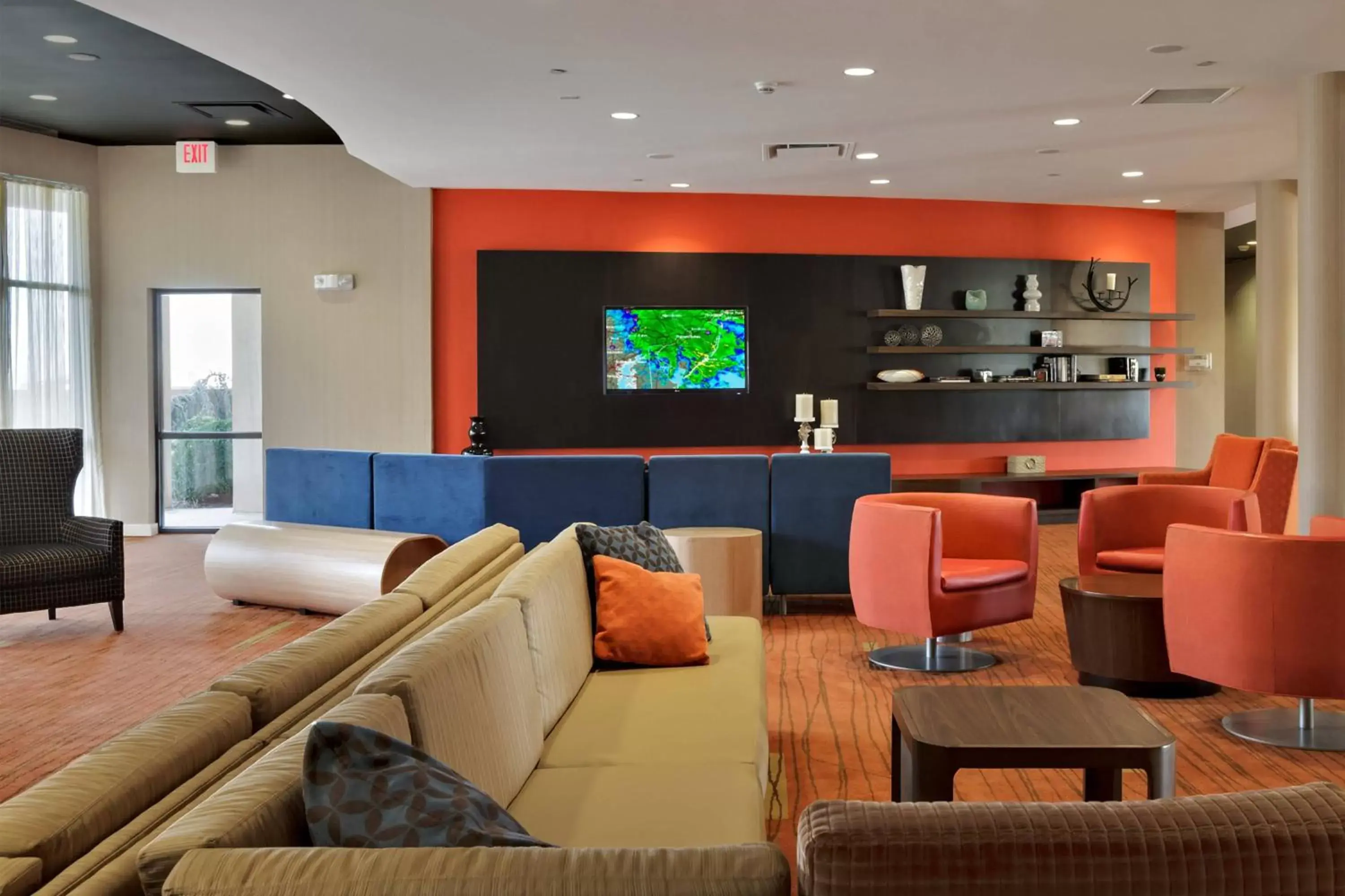 Lobby or reception, Lounge/Bar in Courtyard by Marriott Harrisburg Hershey