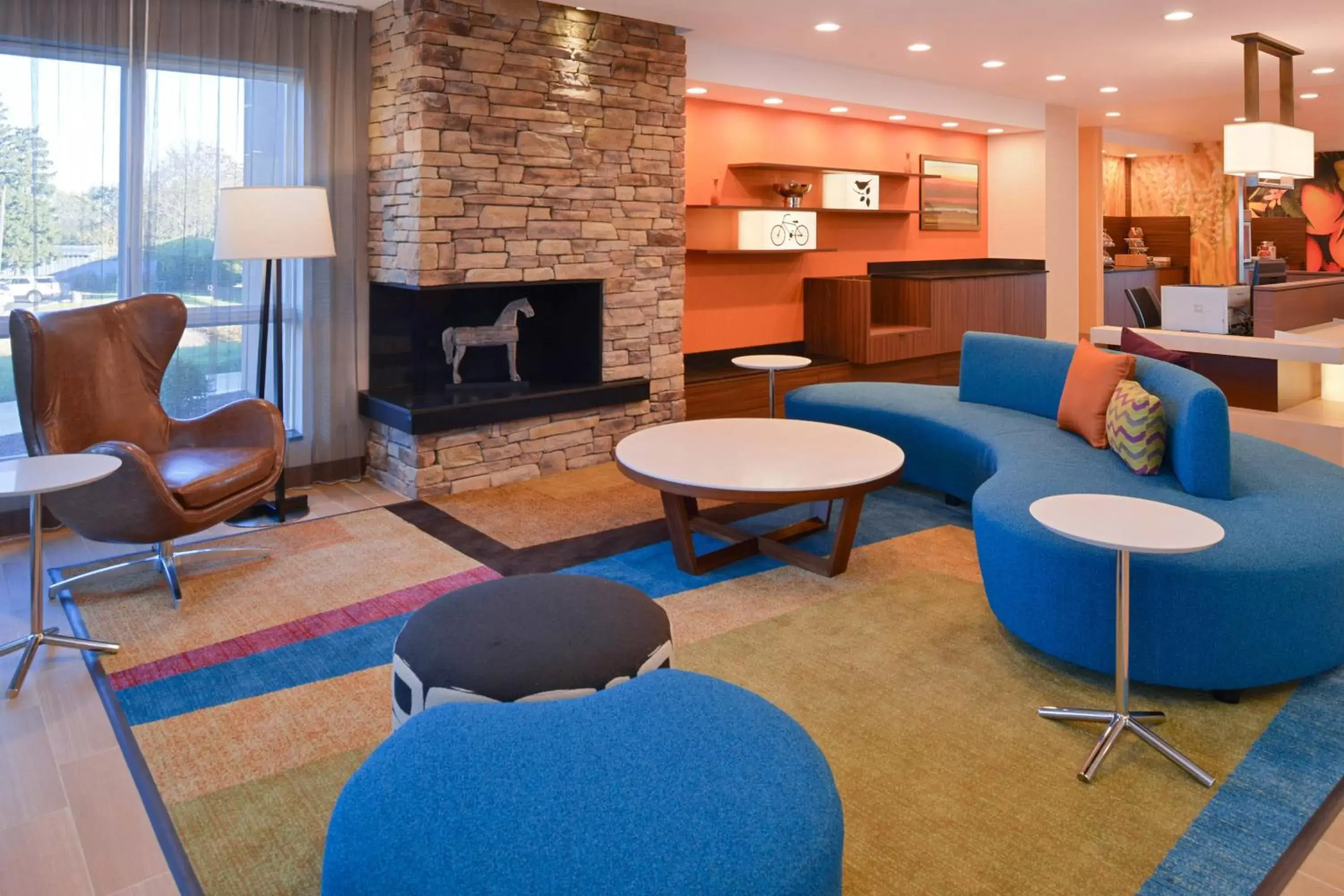 Lobby or reception, Lounge/Bar in Fairfield Inn & Suites by Marriott Martinsburg