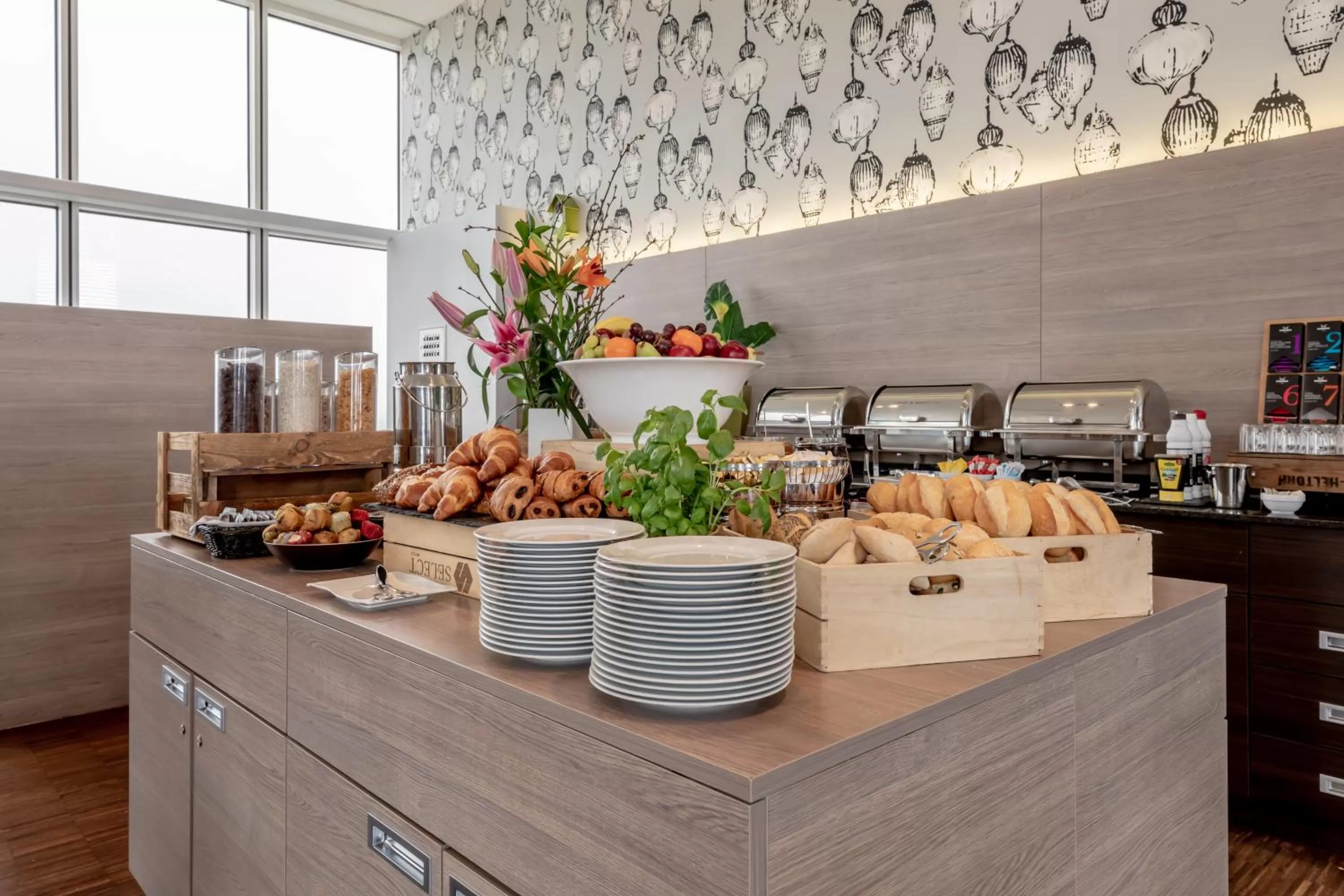 Food and drinks in Select Hotel Berlin Spiegelturm