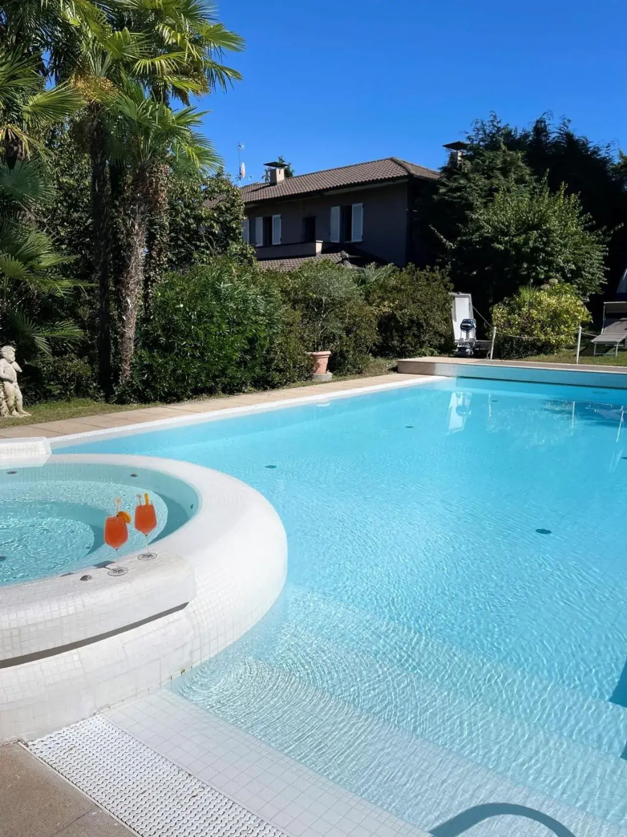 Swimming pool in Hotel Royal Swimming pool in Hotel Royal