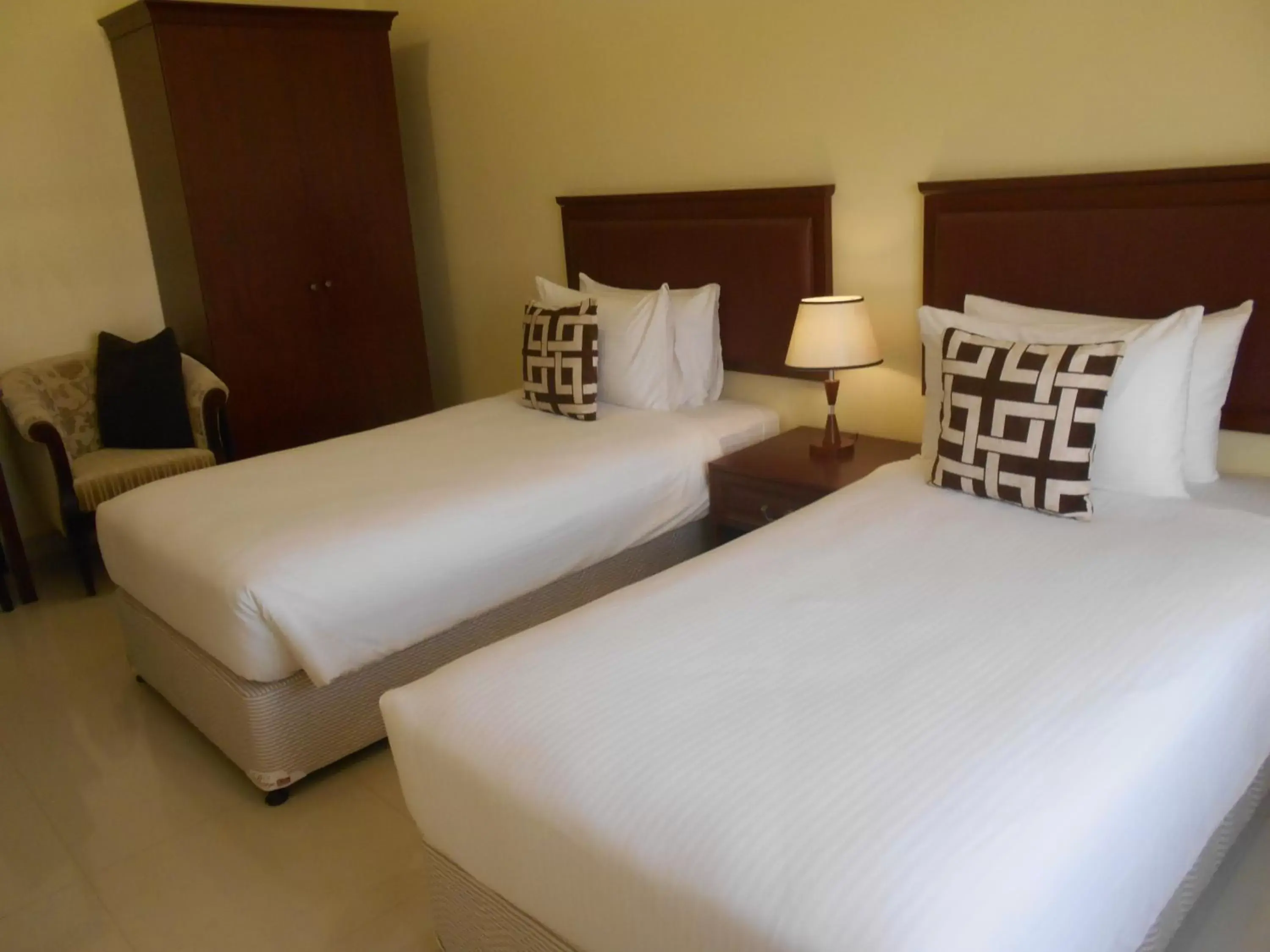 Bedroom, Bed in Nizwa Hotel Apartments