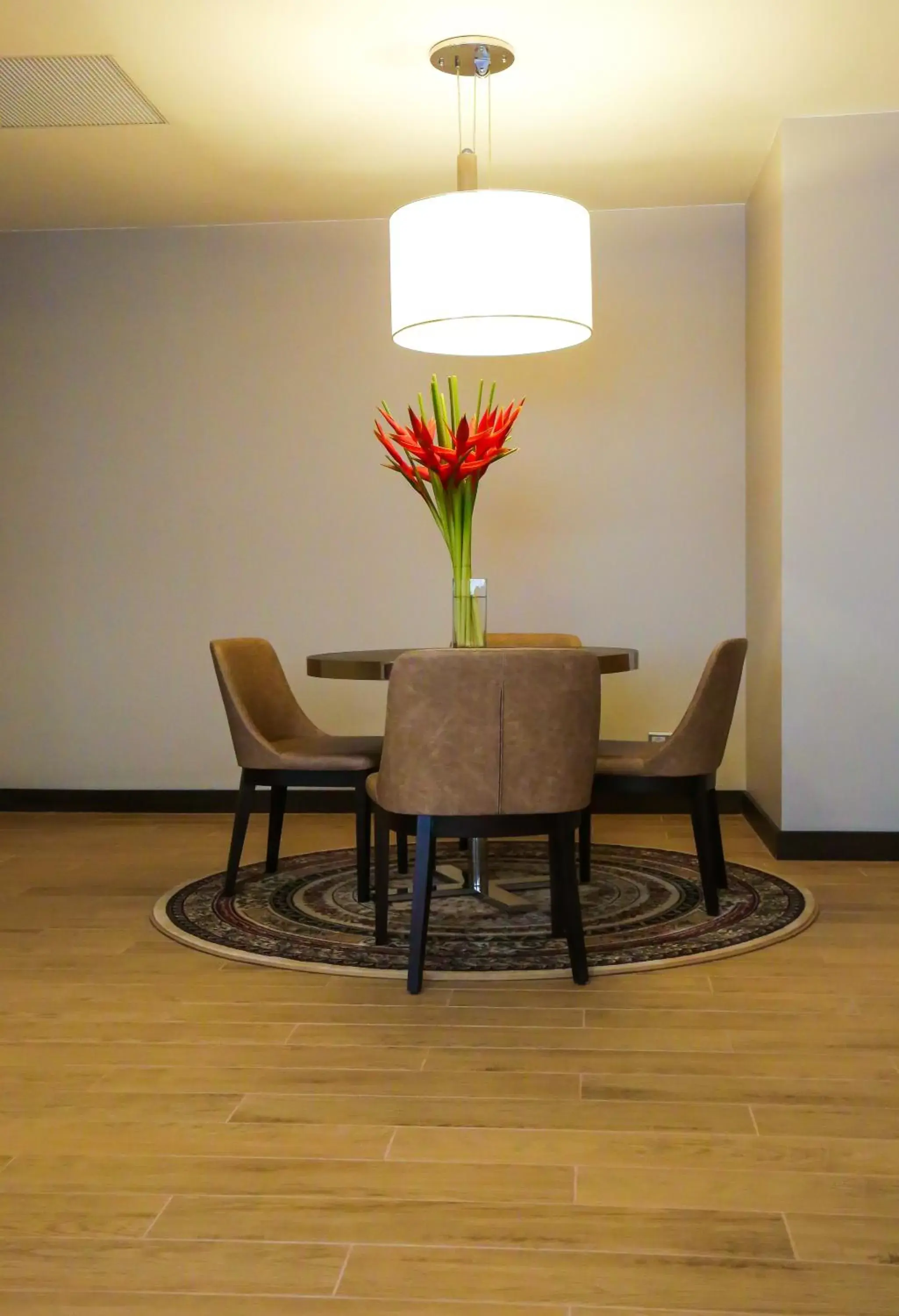 Dining Area in Radisson Blu Hotel, Abidjan Airport