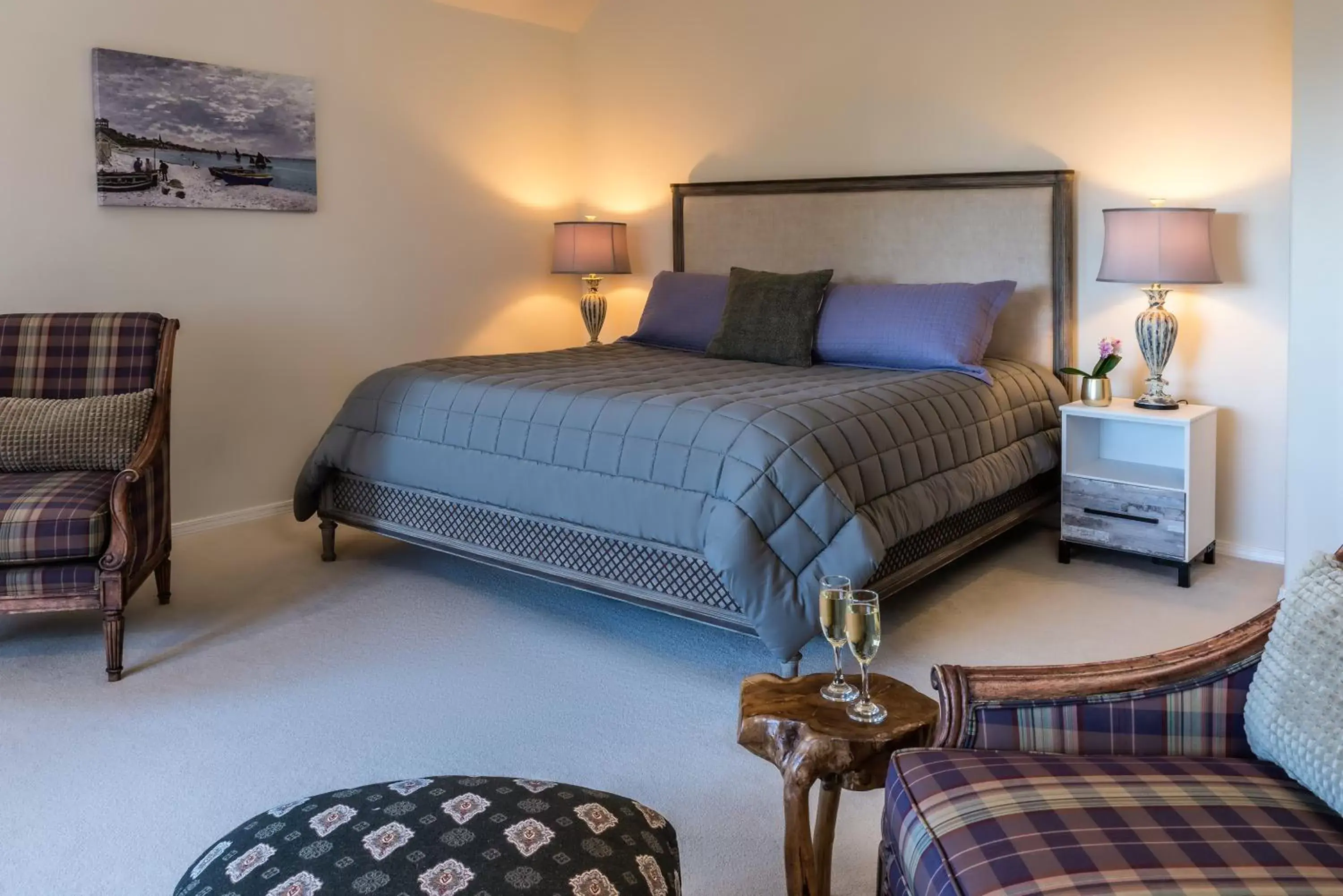 Parisian Room-Queen Room with Ocean View- Adults Only-No Pets in Arch Cape Inn and Retreat Parisian Room-Queen Room with Ocean View- Adults Only-No Pets in Arch Cape Inn and Retreat