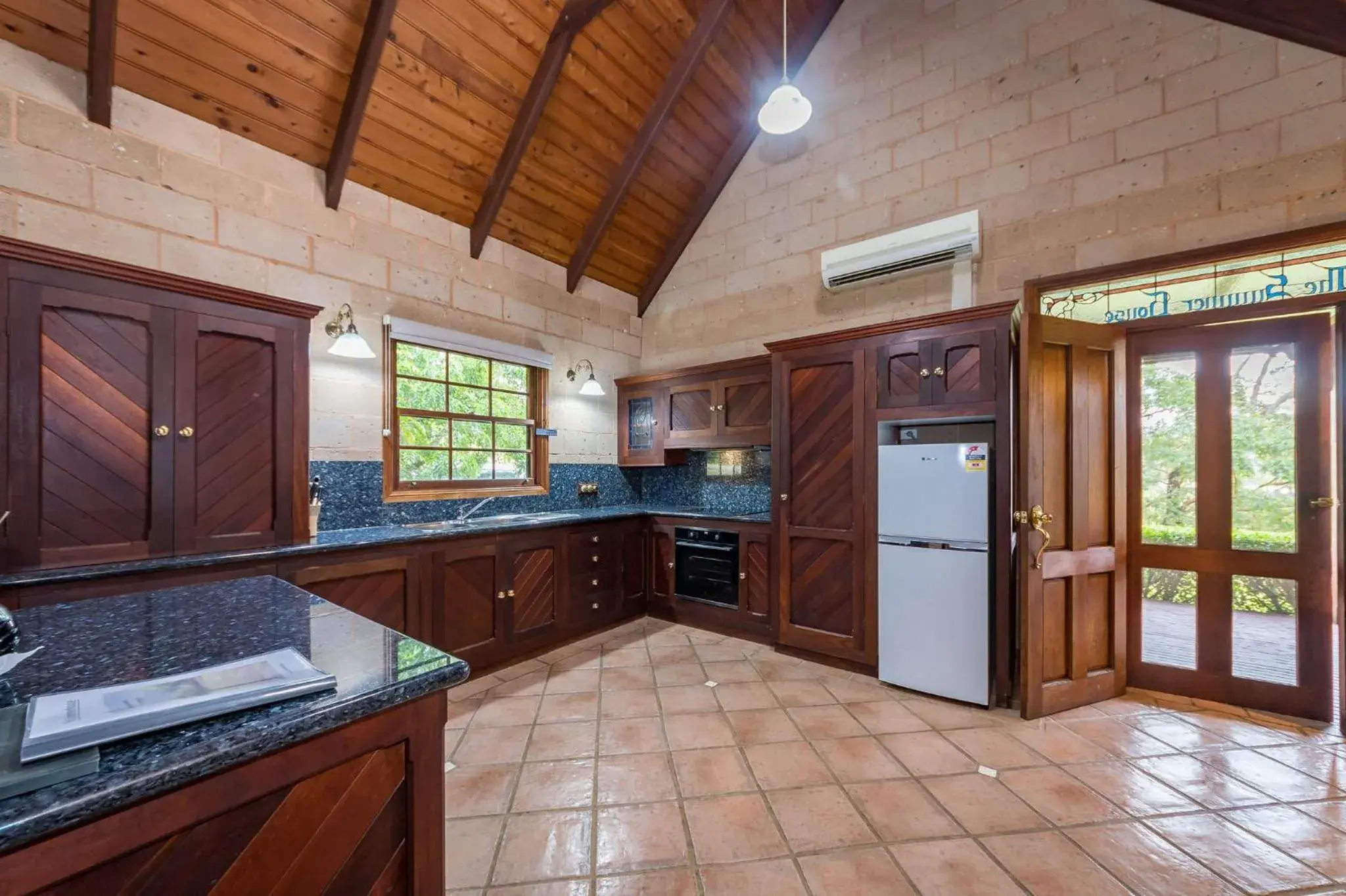 Kitchen or kitchenette, Kitchen/Kitchenette in Clarendon Forest Retreat