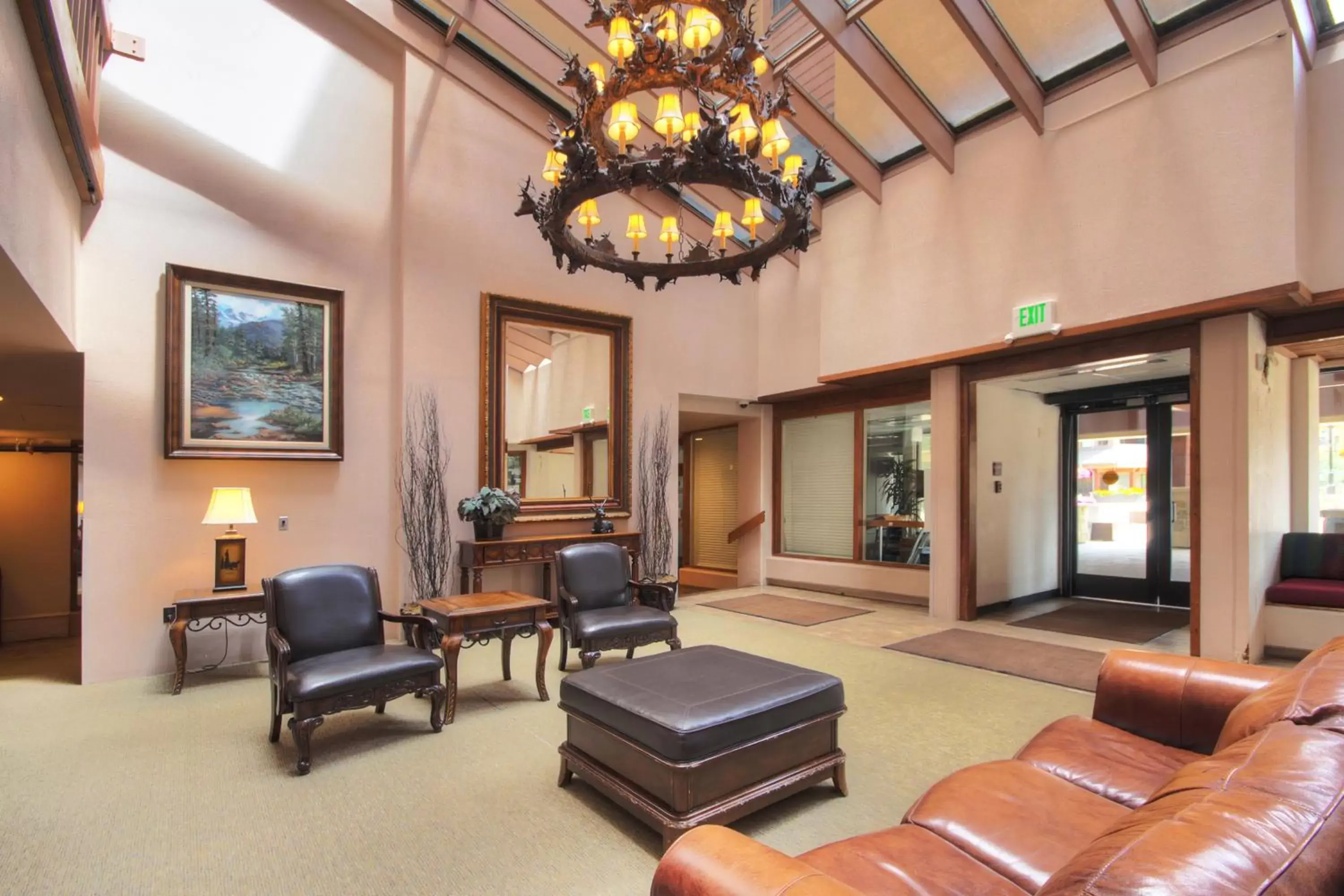 Communal lounge/ TV room, Lobby/Reception in Village at Breckenridge Resort