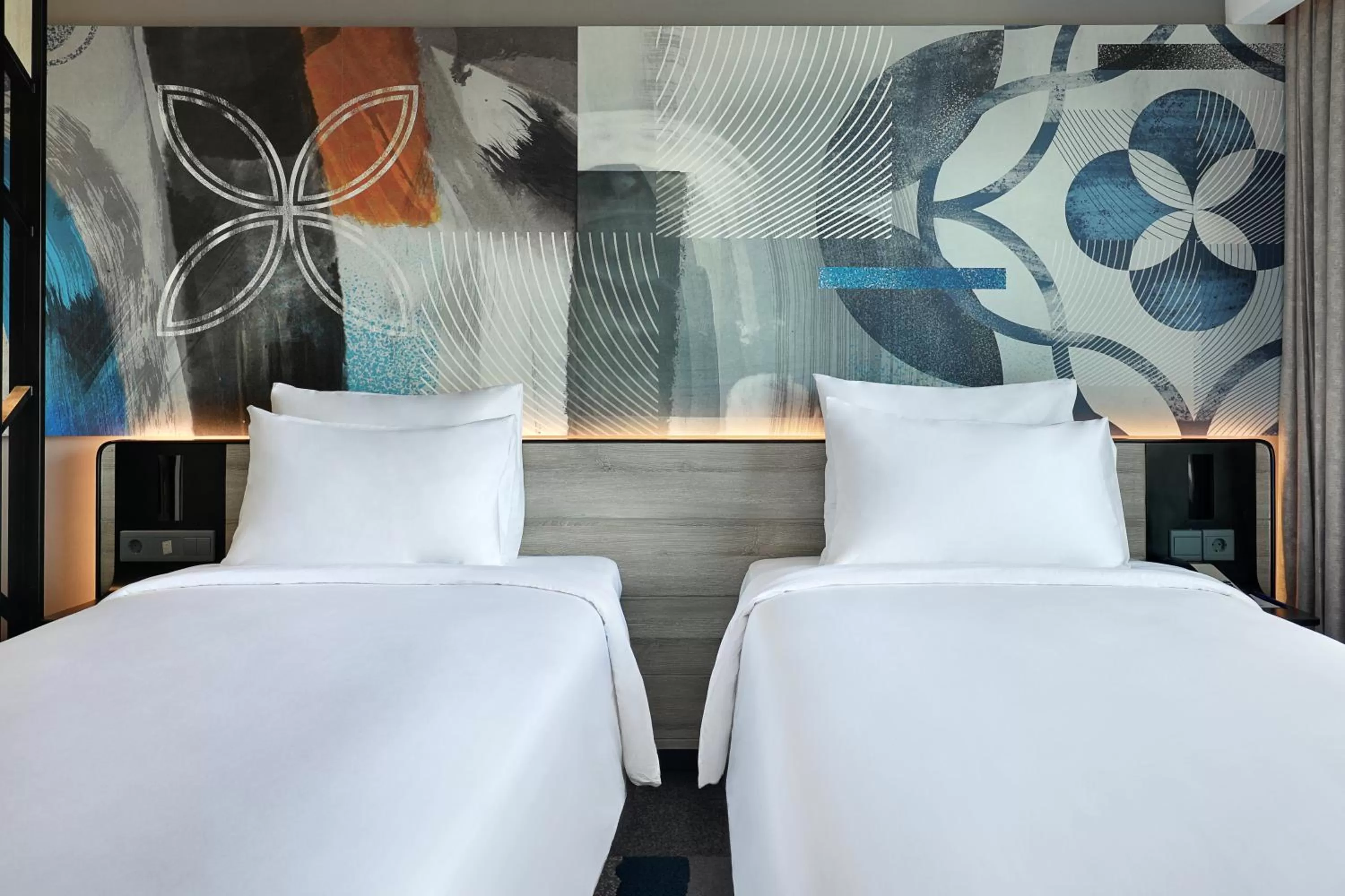 Bed in Novotel Suites Yogyakarta Malioboro