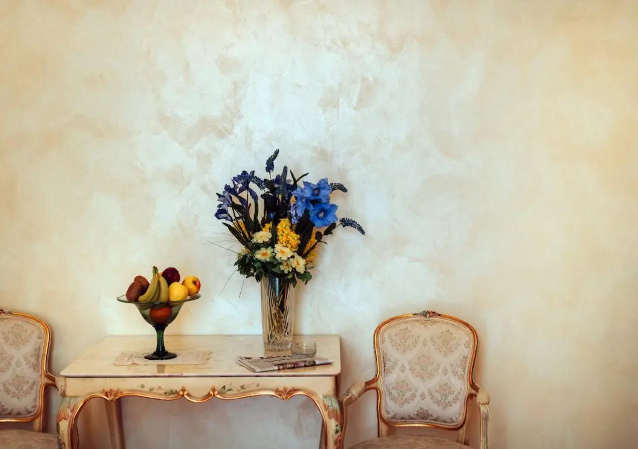 Seating Area in Grand Hotel Excelsior