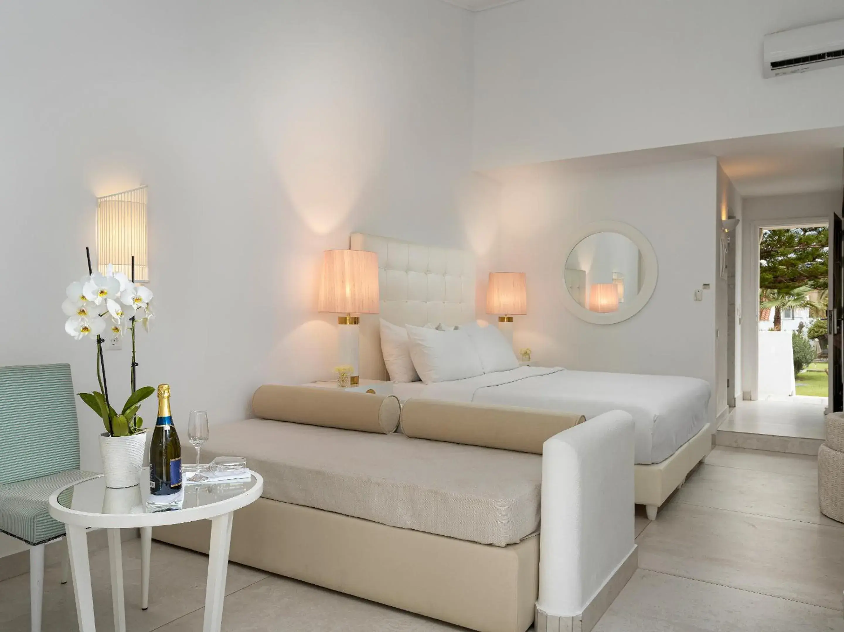 Photo of the whole room, Bed in Grecotel Creta Palace