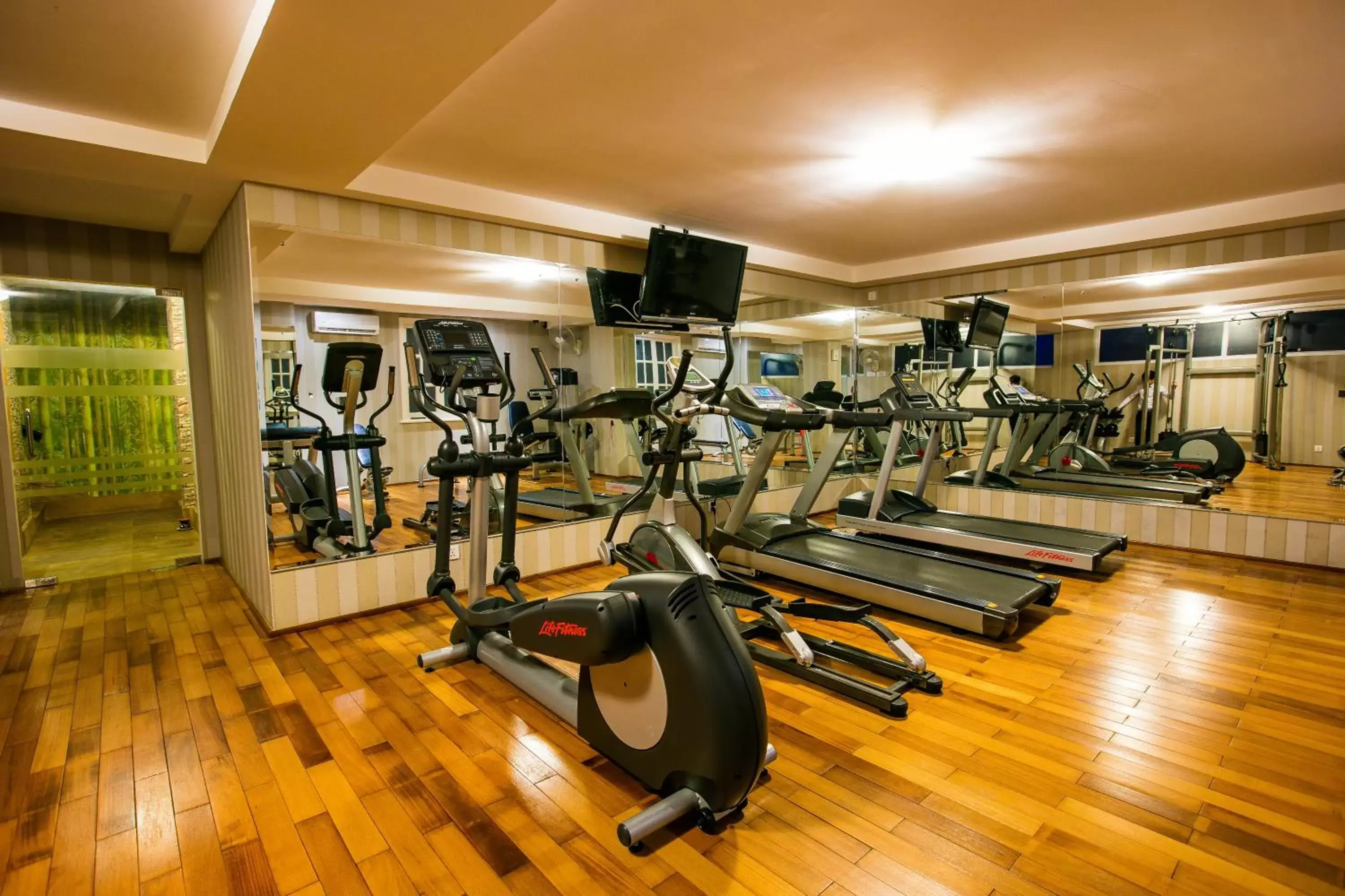 Fitness centre/facilities, Fitness Center/Facilities in Palace Gate Hotel & Residence