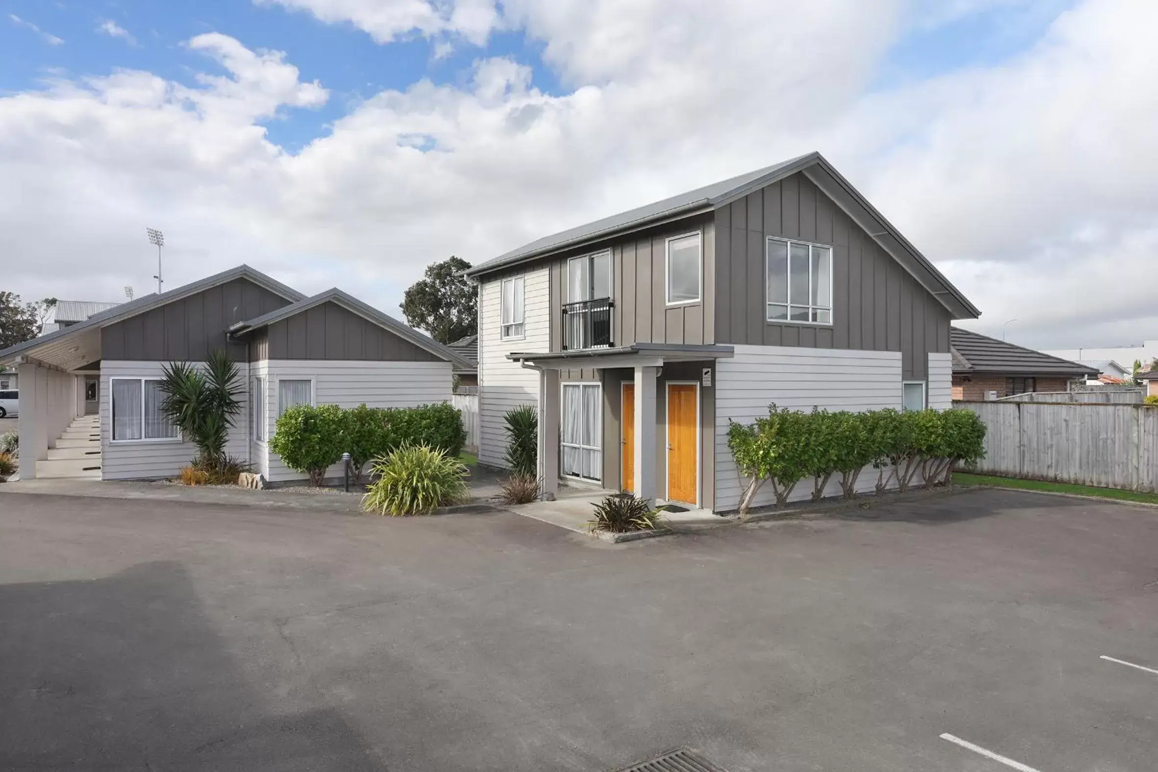 Property Building in Arena Lodge