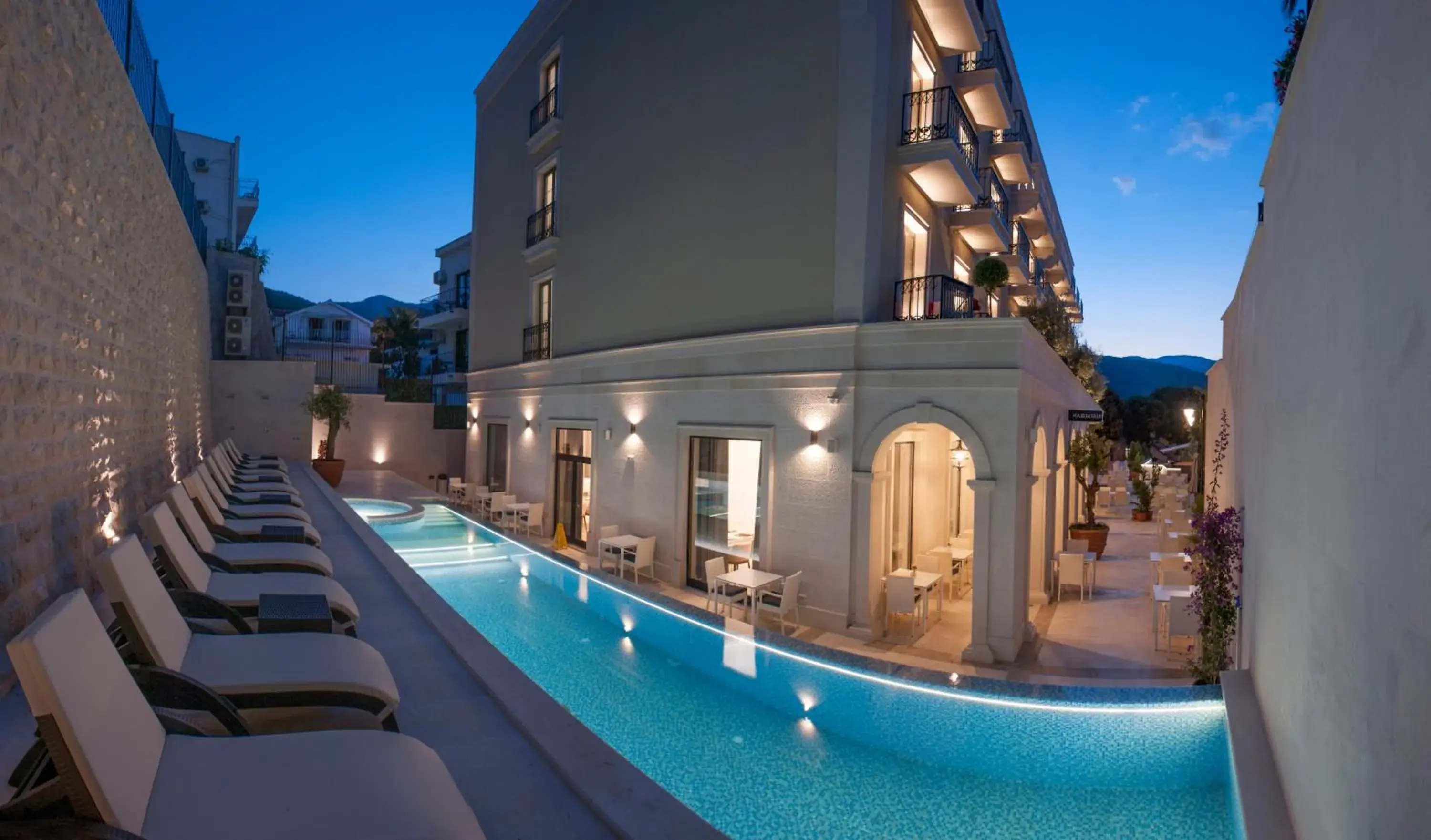 Restaurant/places to eat in Hotel Moskva Restaurant/places to eat in Hotel Moskva