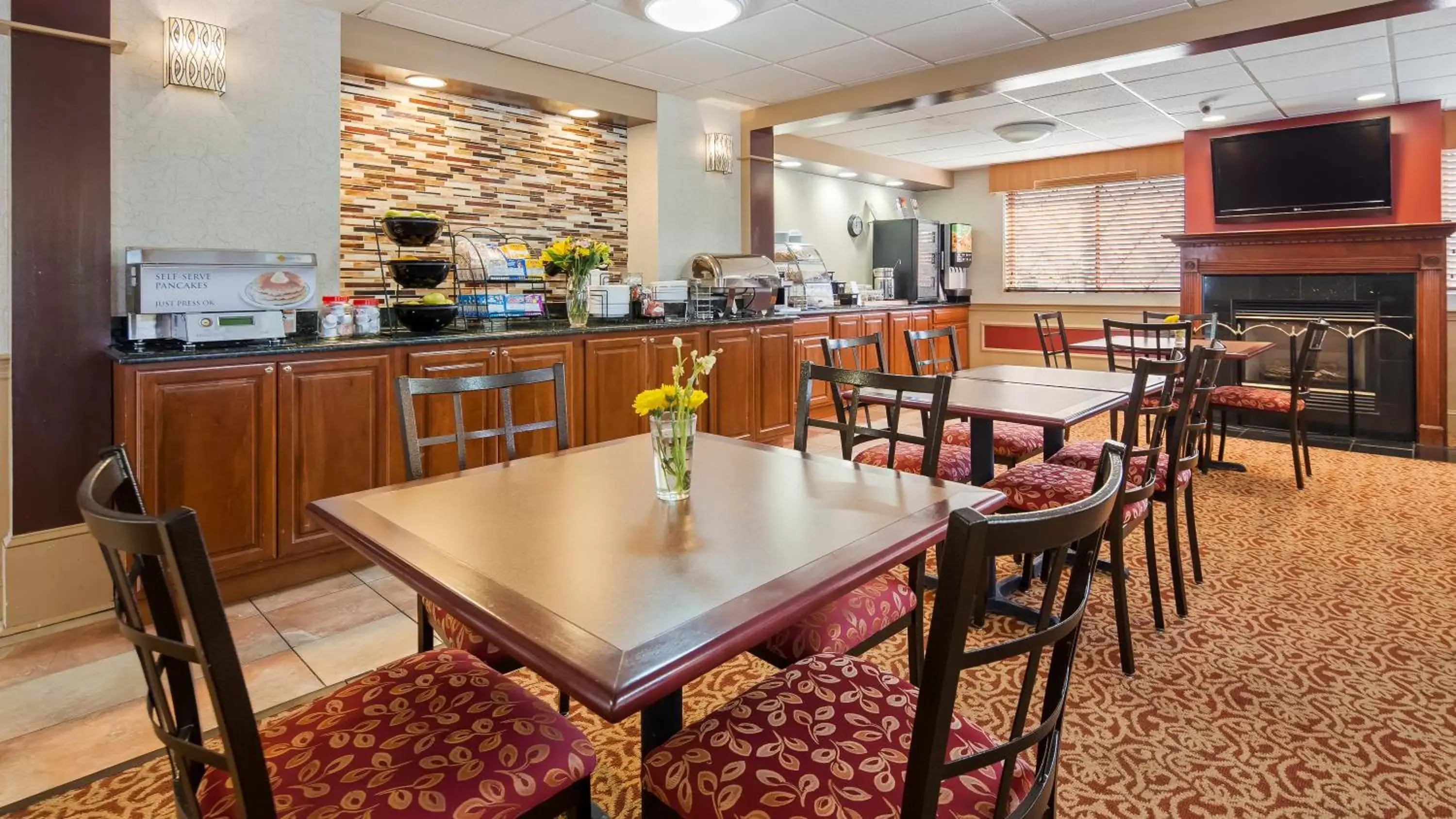 Breakfast, Restaurant/Places to Eat in Best Western Plus The Inn at Sharon/Foxboro