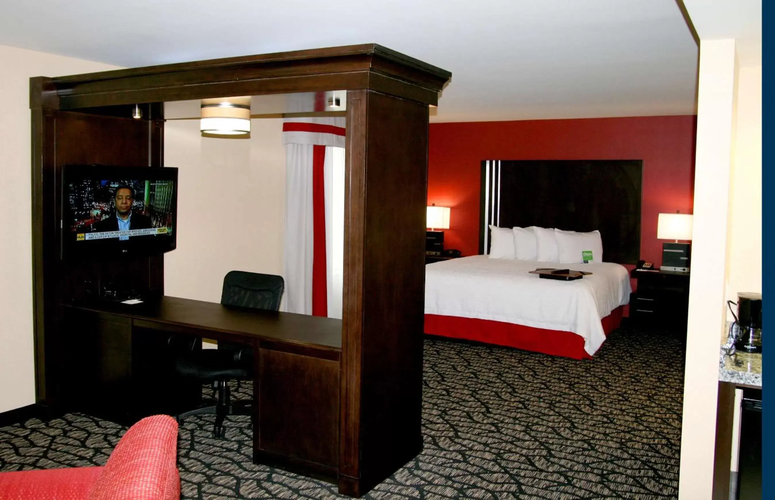 Bed in Hampton Inn & Suites Salt Lake City-University/Foothill Drive