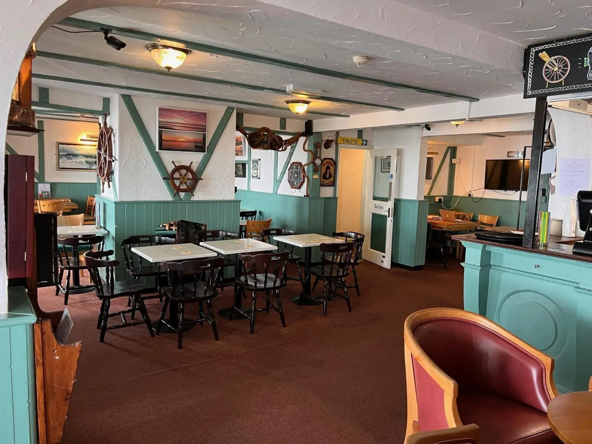 Lounge or bar, Restaurant/Places to Eat in Navigator Accommodation