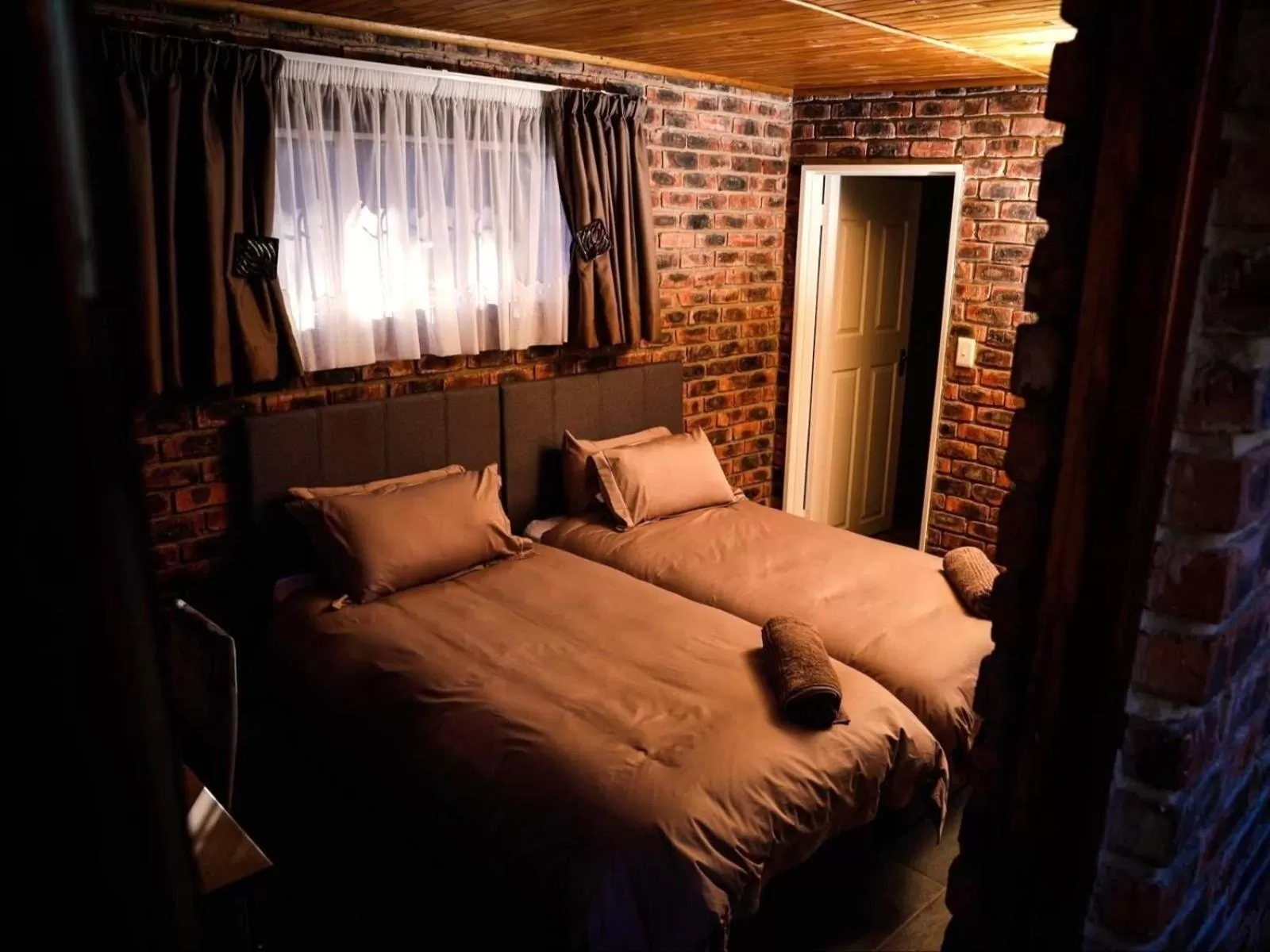Twin Room in Goldfields Gardens Guesthouse