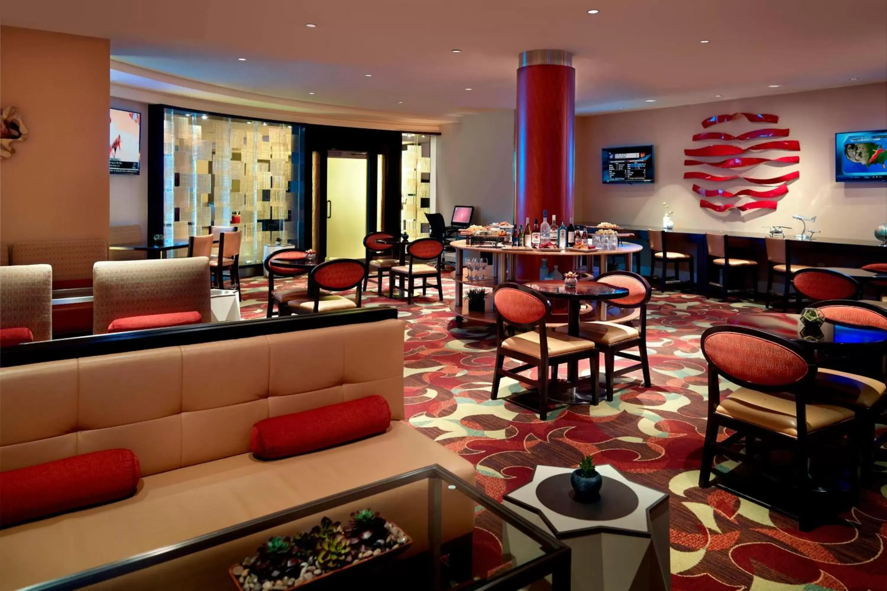 Lounge or bar, Restaurant/Places to Eat in Washington Dulles Airport Marriott