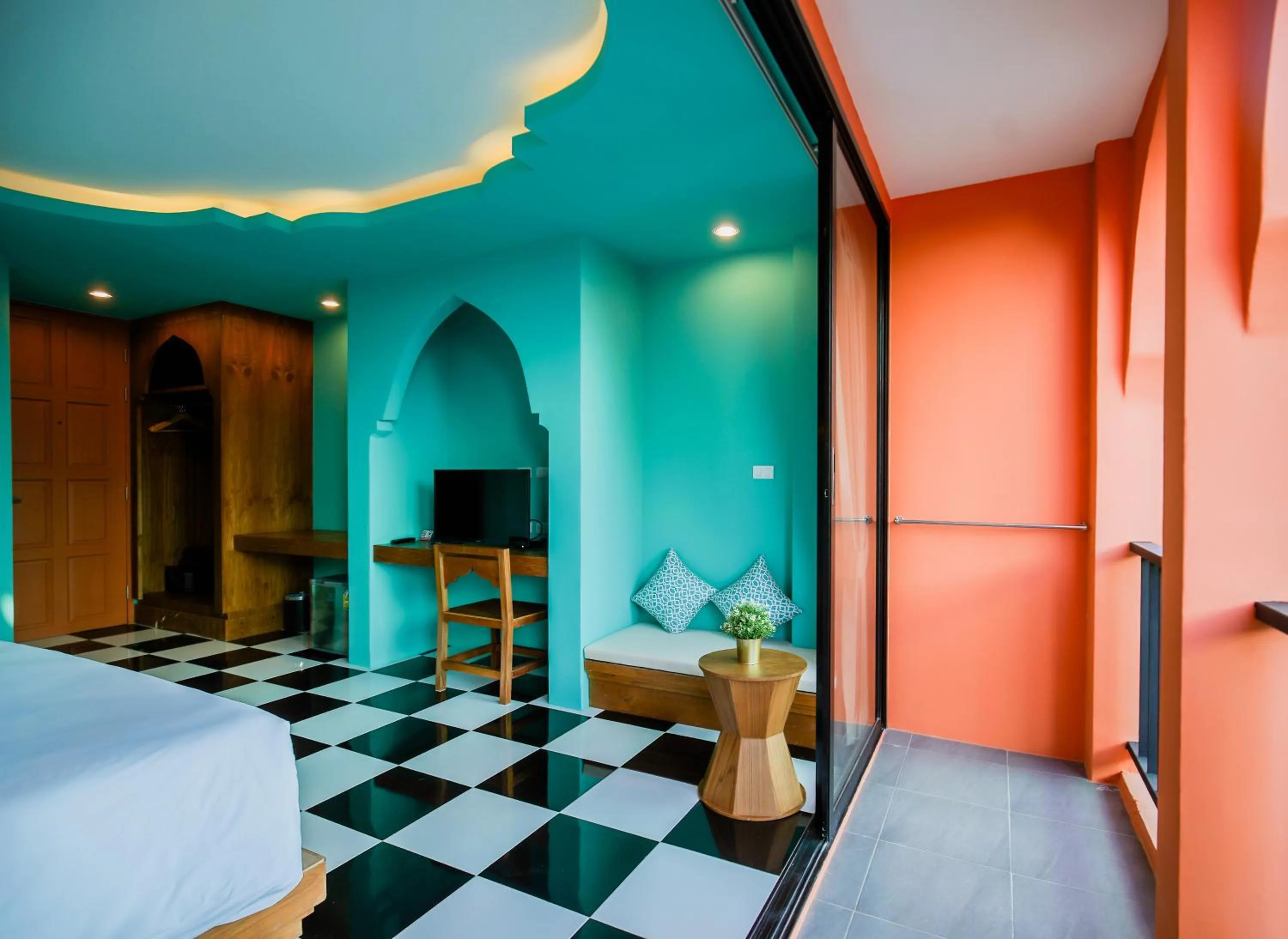 Photo of the whole room, Bed in Khaleej Mass Hotel Patong