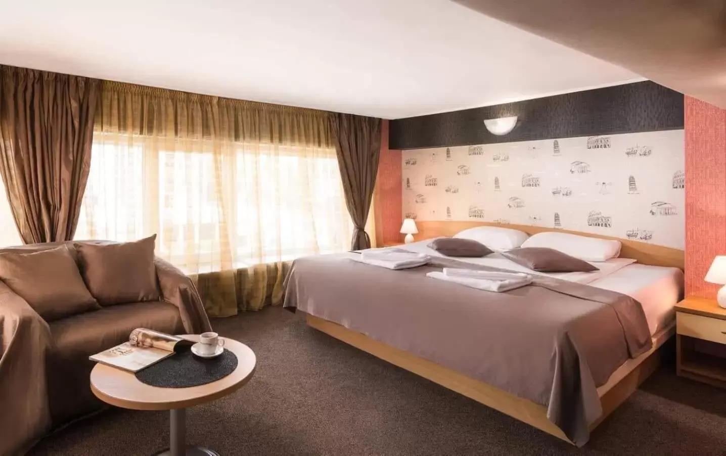 Family Room in Hotel Central Point Family Room in Hotel Central Point