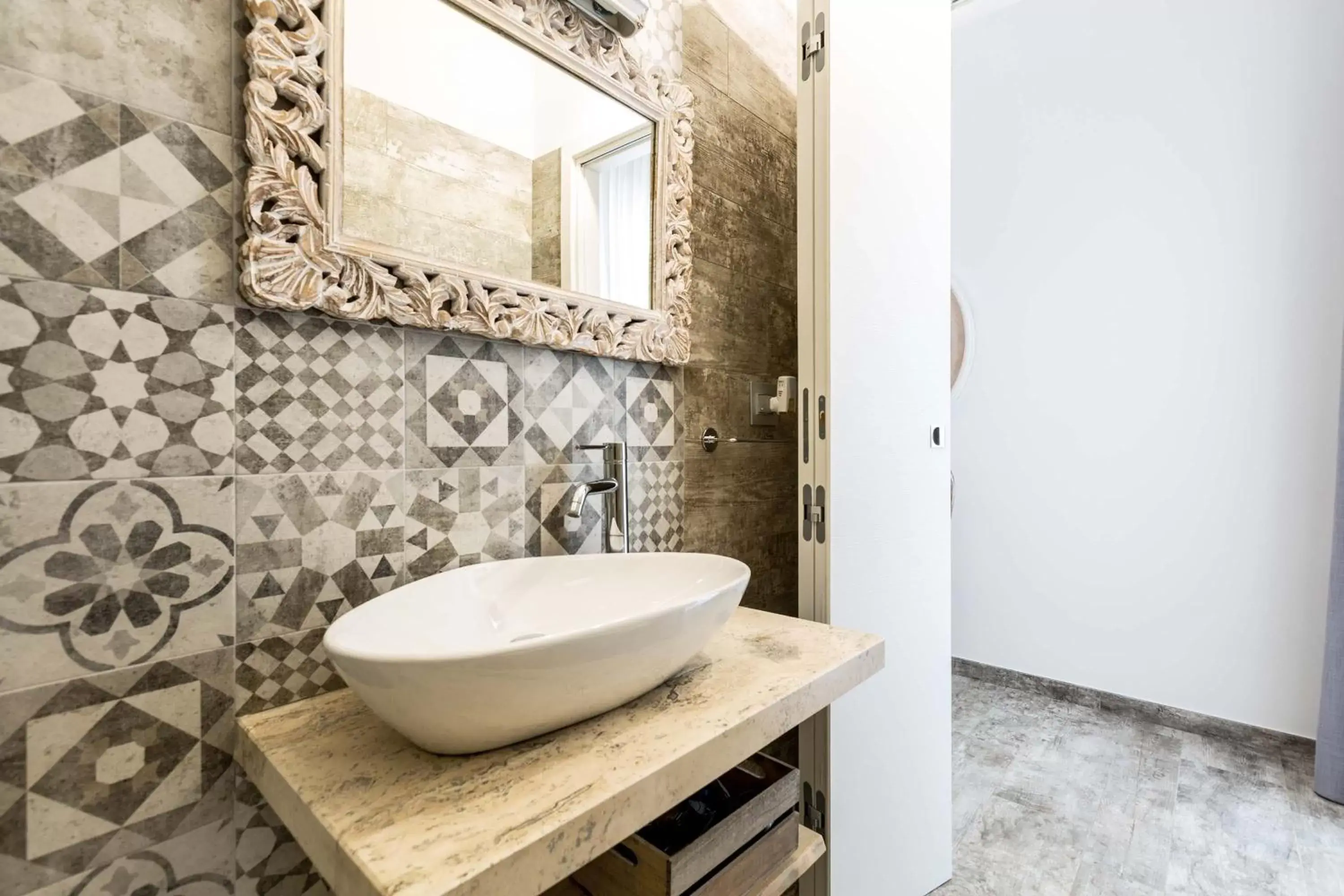 Bathroom in B&B Le Radici del Salento by BarbarHouse