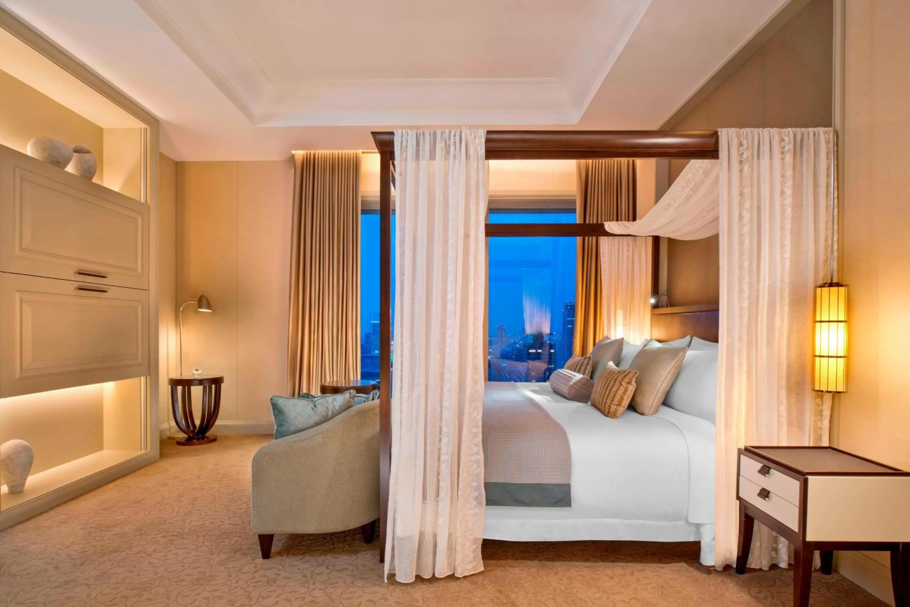 Bedroom, Bed in The St. Regis Osaka