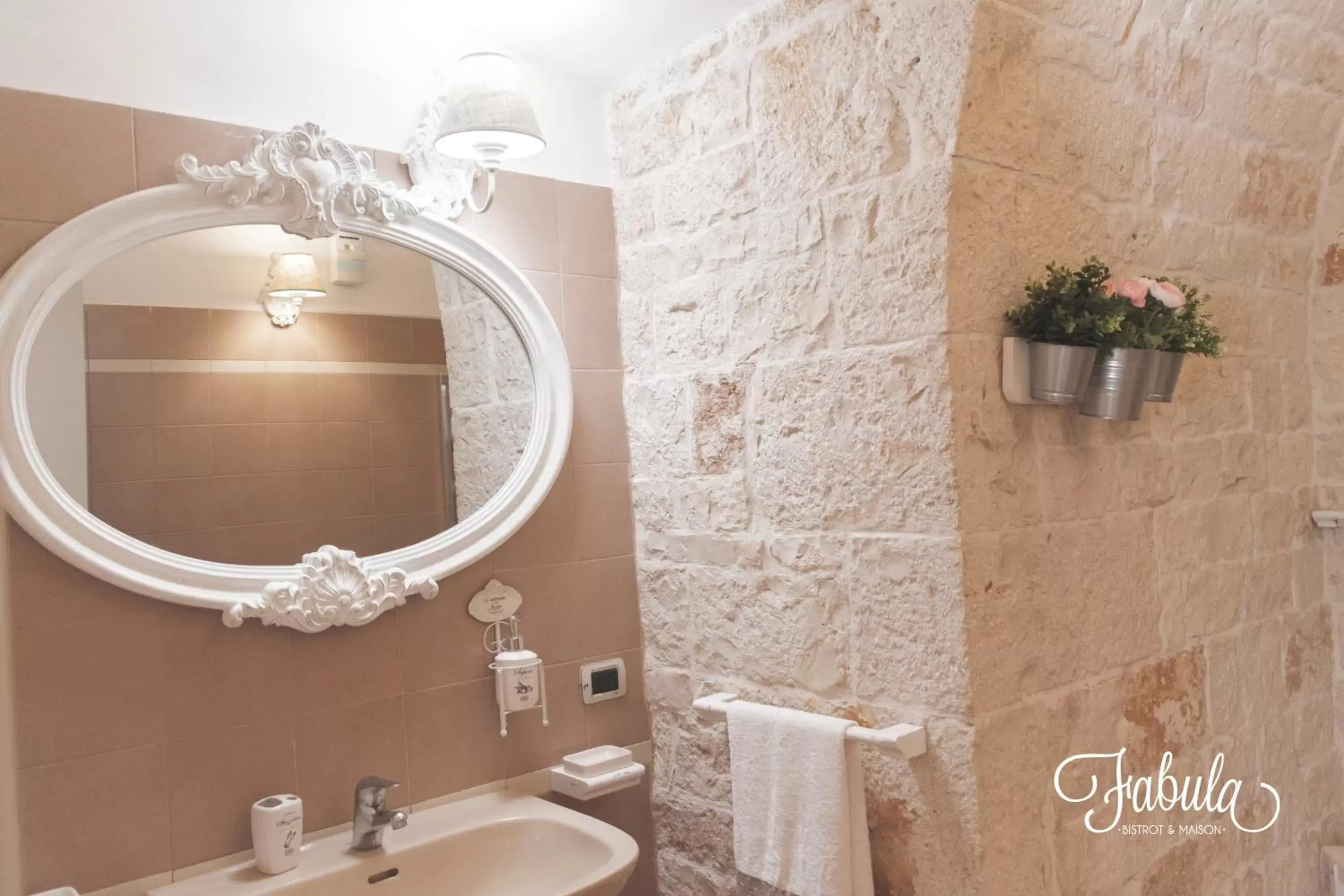 Shower, Bathroom in Masseria Fabula Bistrot & Maison