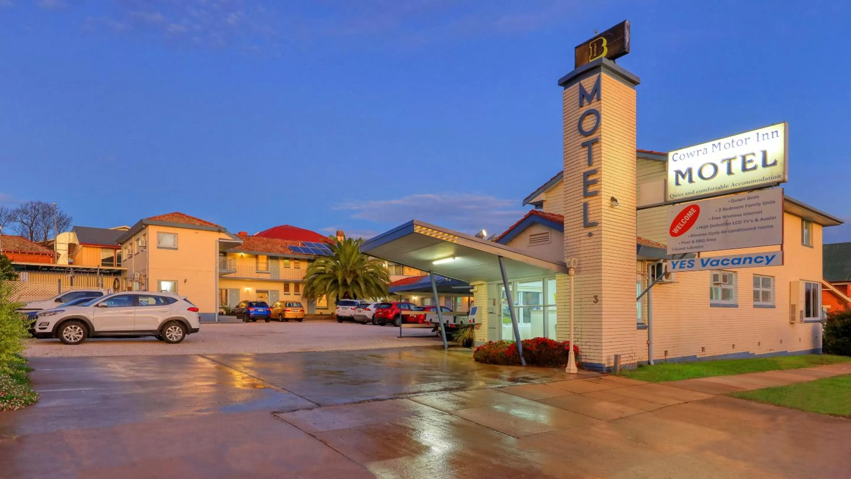 Property building in Cowra Motor Inn
