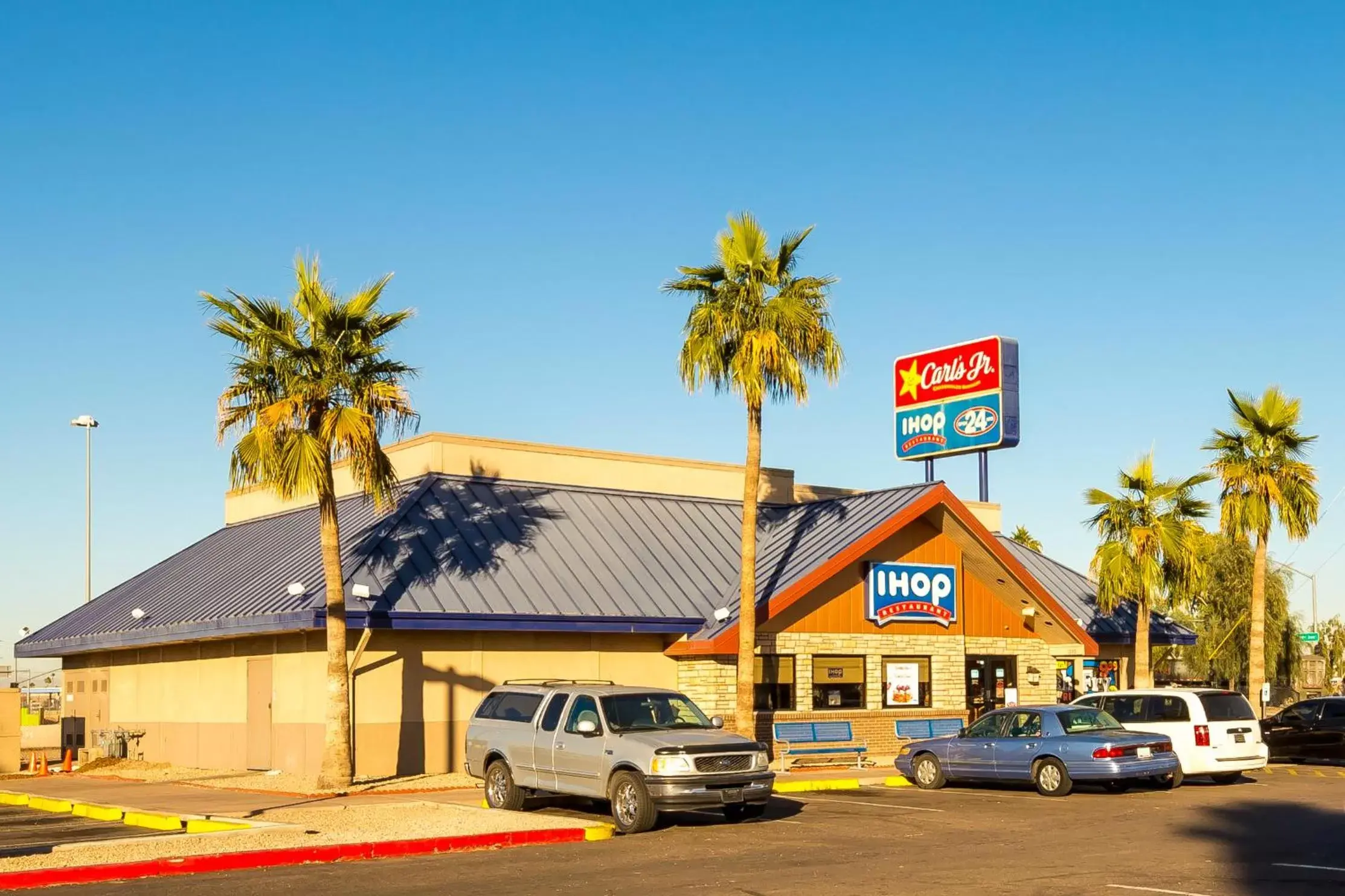Restaurant/places to eat, Property Building in Travelers Inn - Phoenix