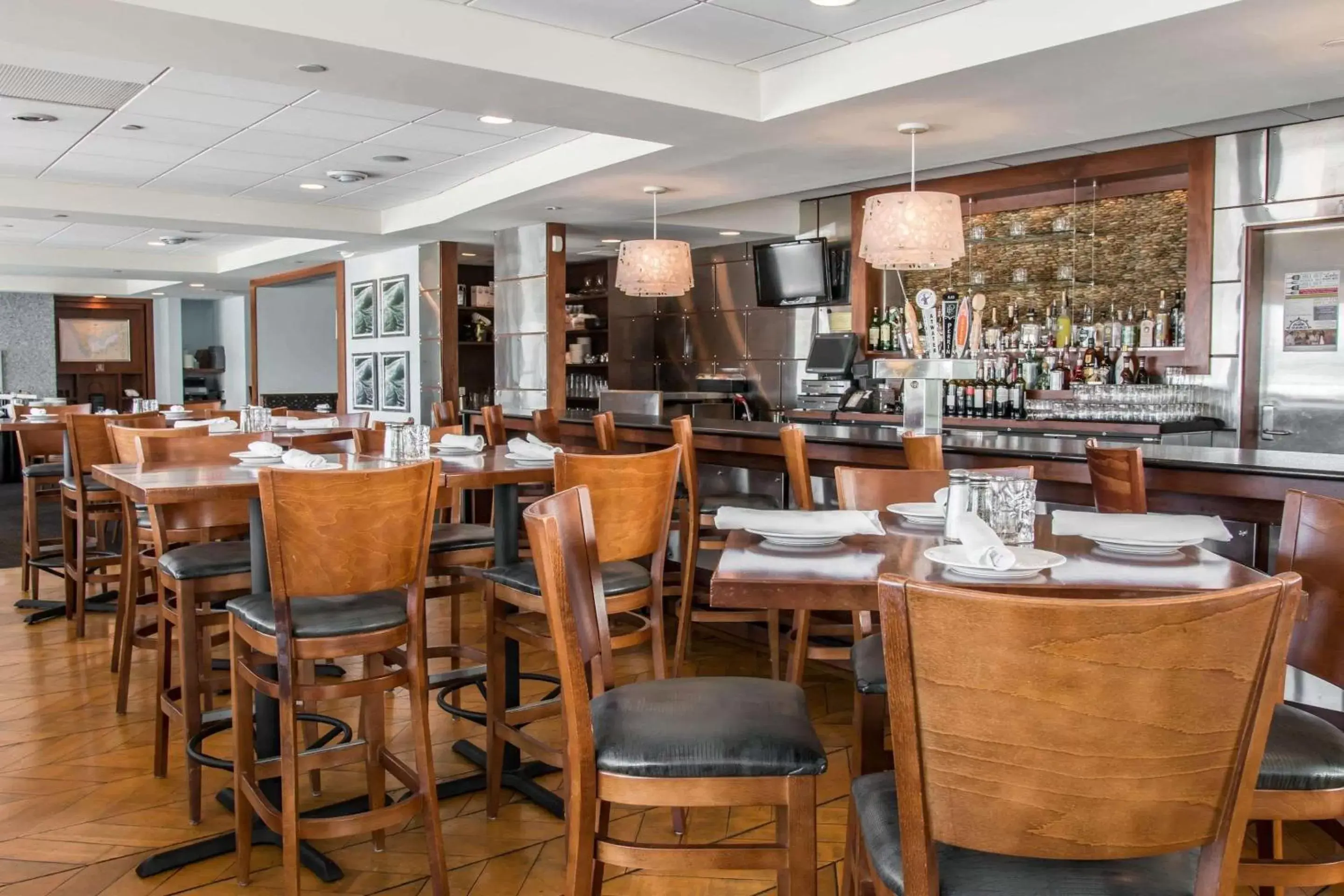 Restaurant/Places to Eat in Shoreline Inn & Conference Center, Ascend Hotel Collection