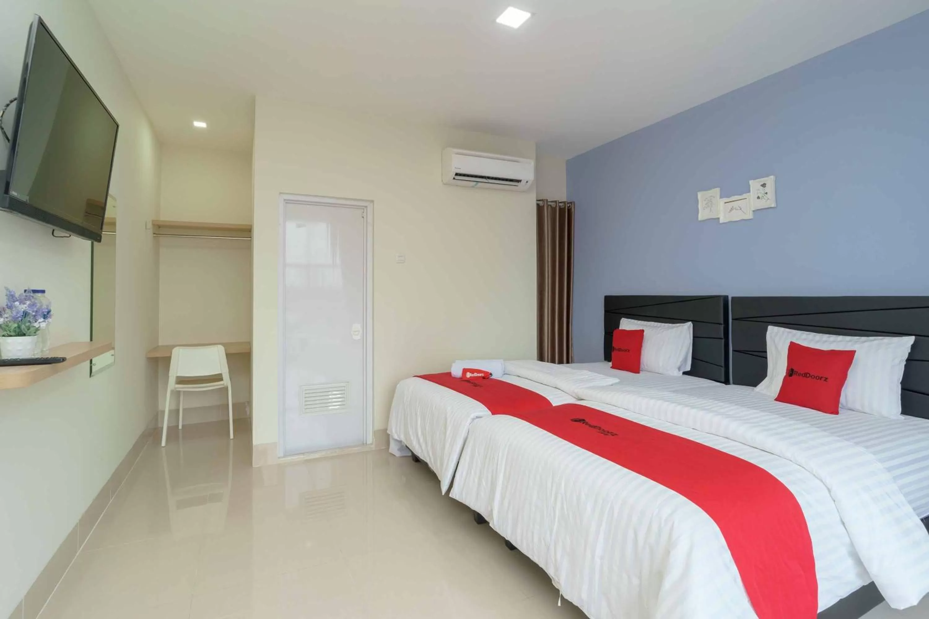 Bed in RedDoorz Plus near Eka Hospital BSD 5