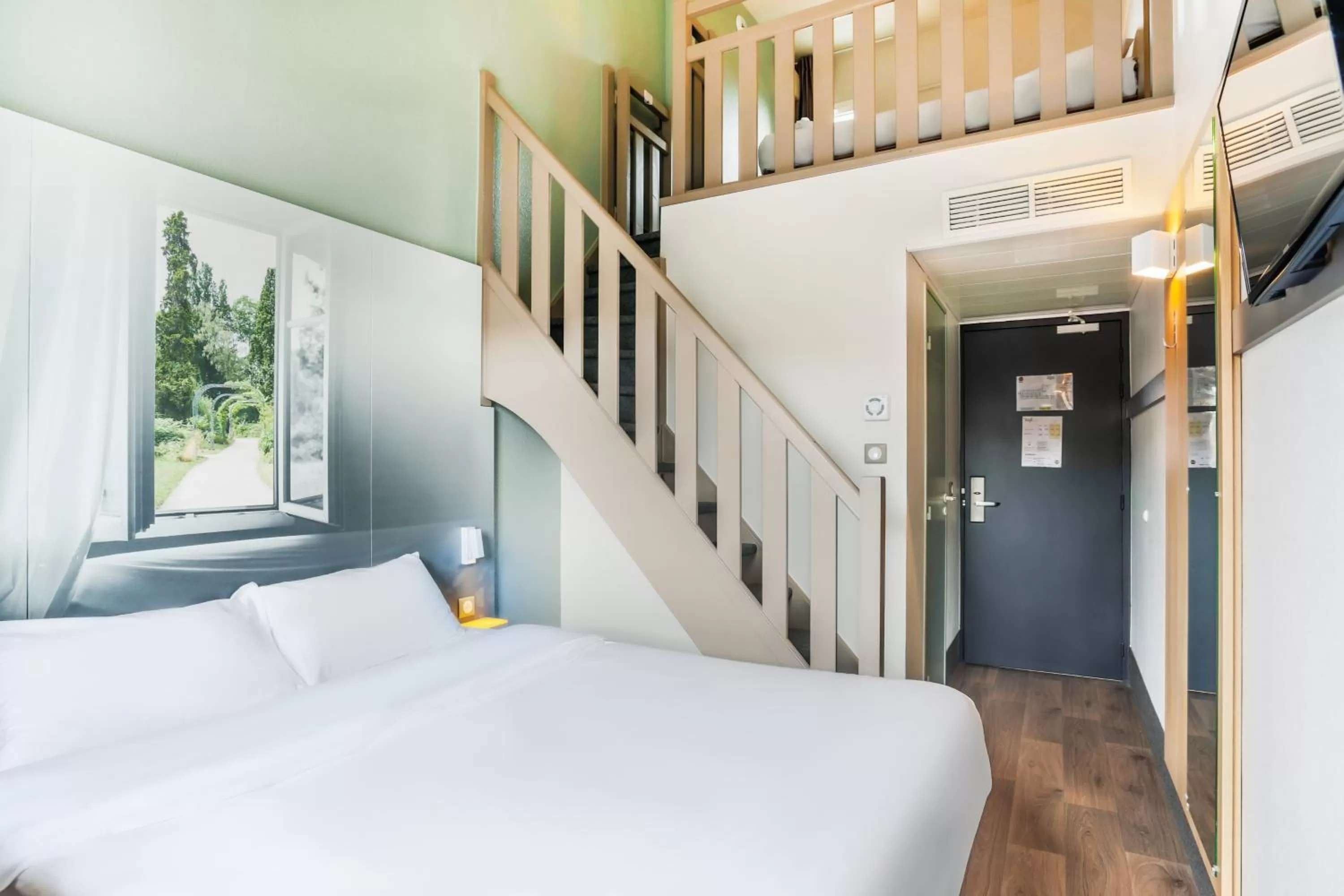 Bedroom, Bed in B&B HOTEL Nancy Frouard