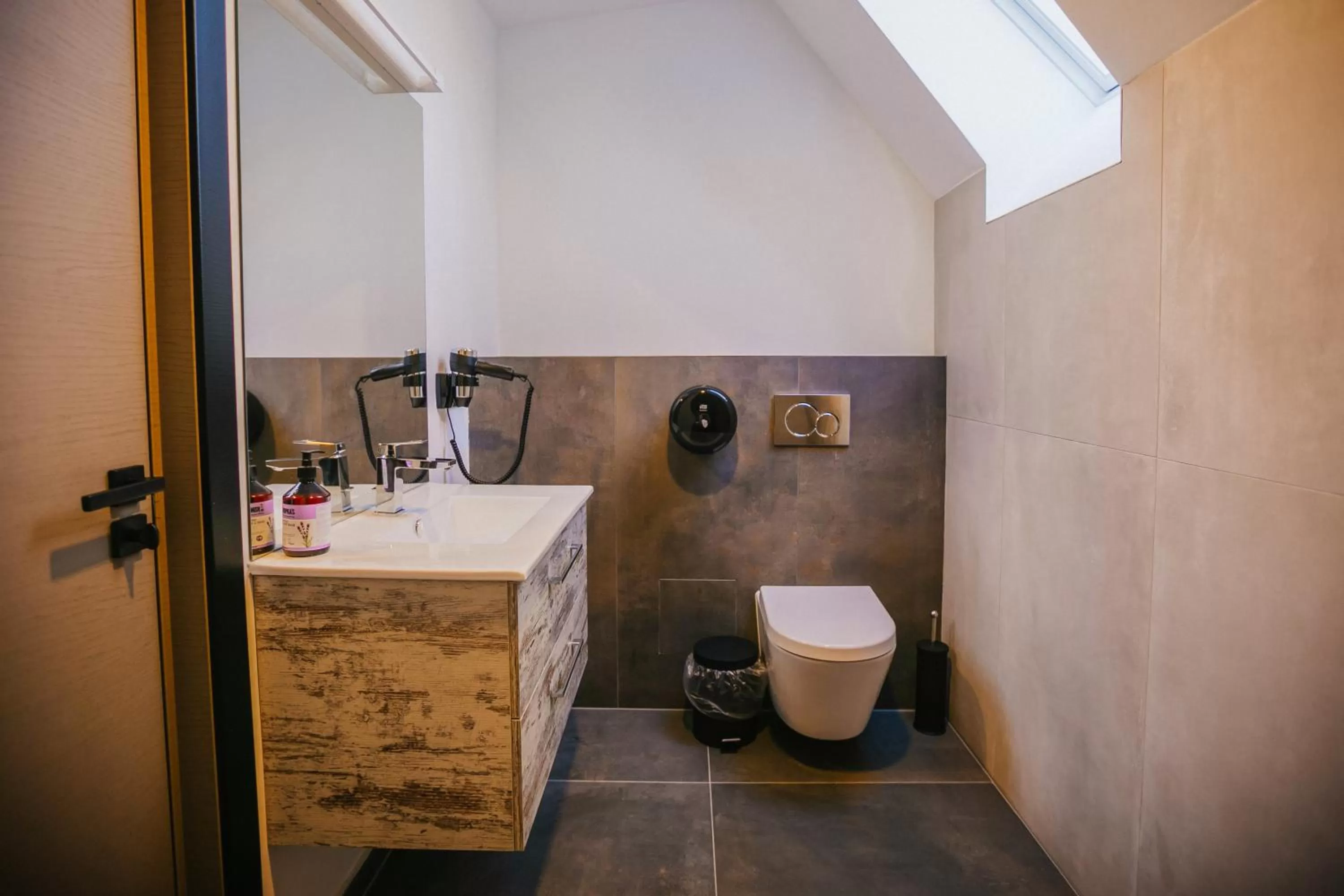 Toilet in Adventure Lake Resort - Simared