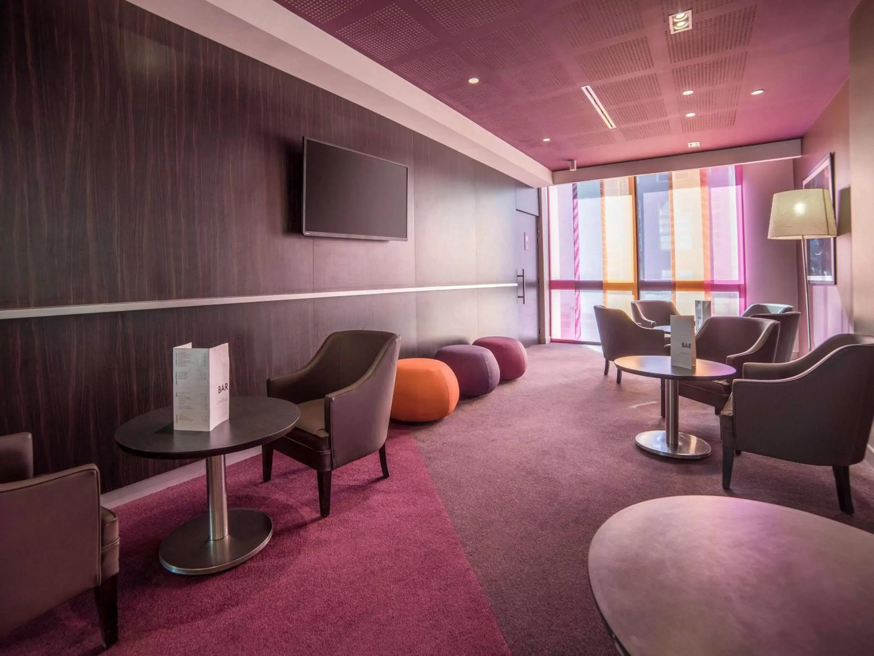 Lounge or bar, Lounge/Bar in Mercure Reims Centre Cathédrale
