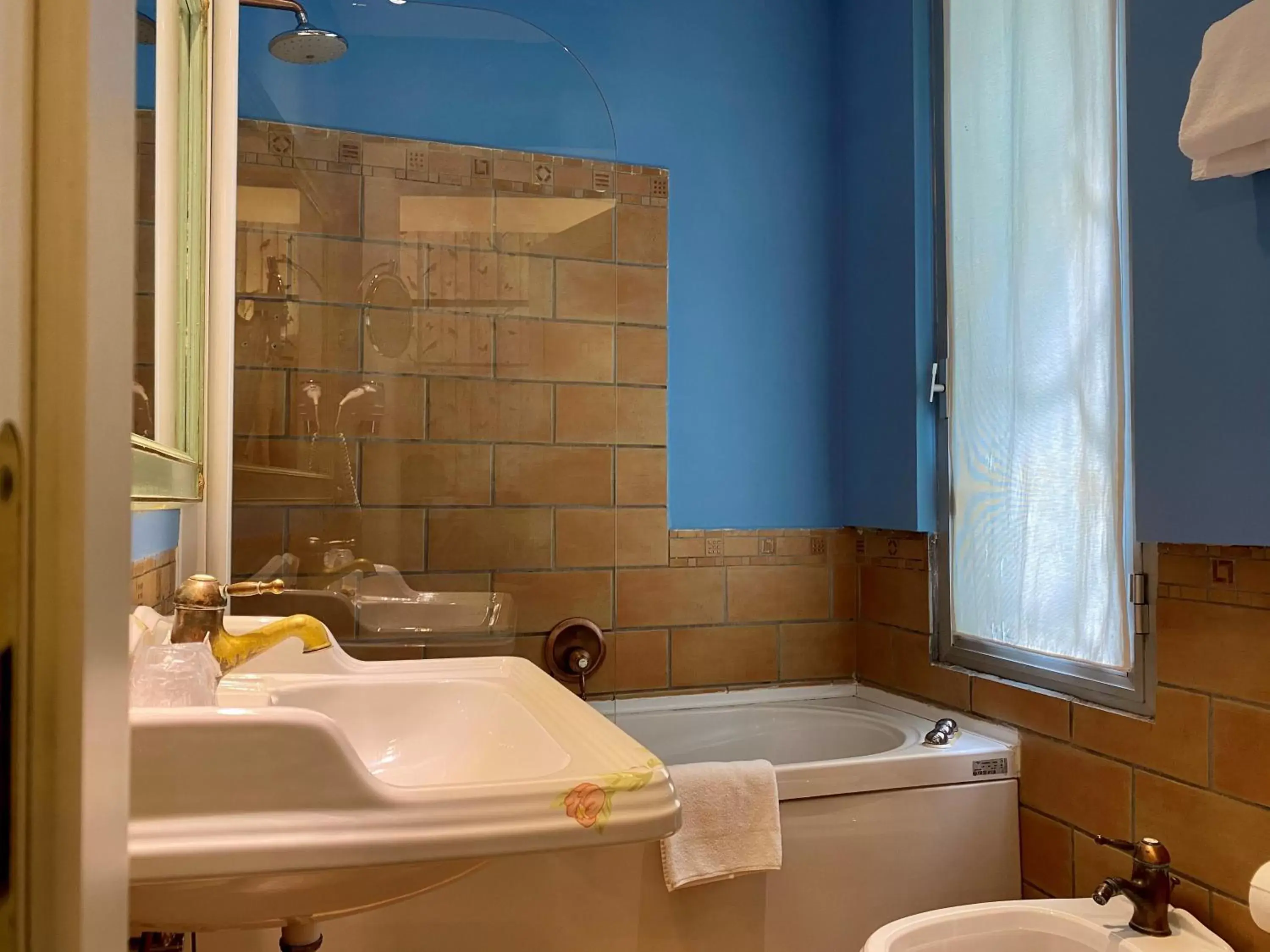 Bathroom in Hotel Il Guercino