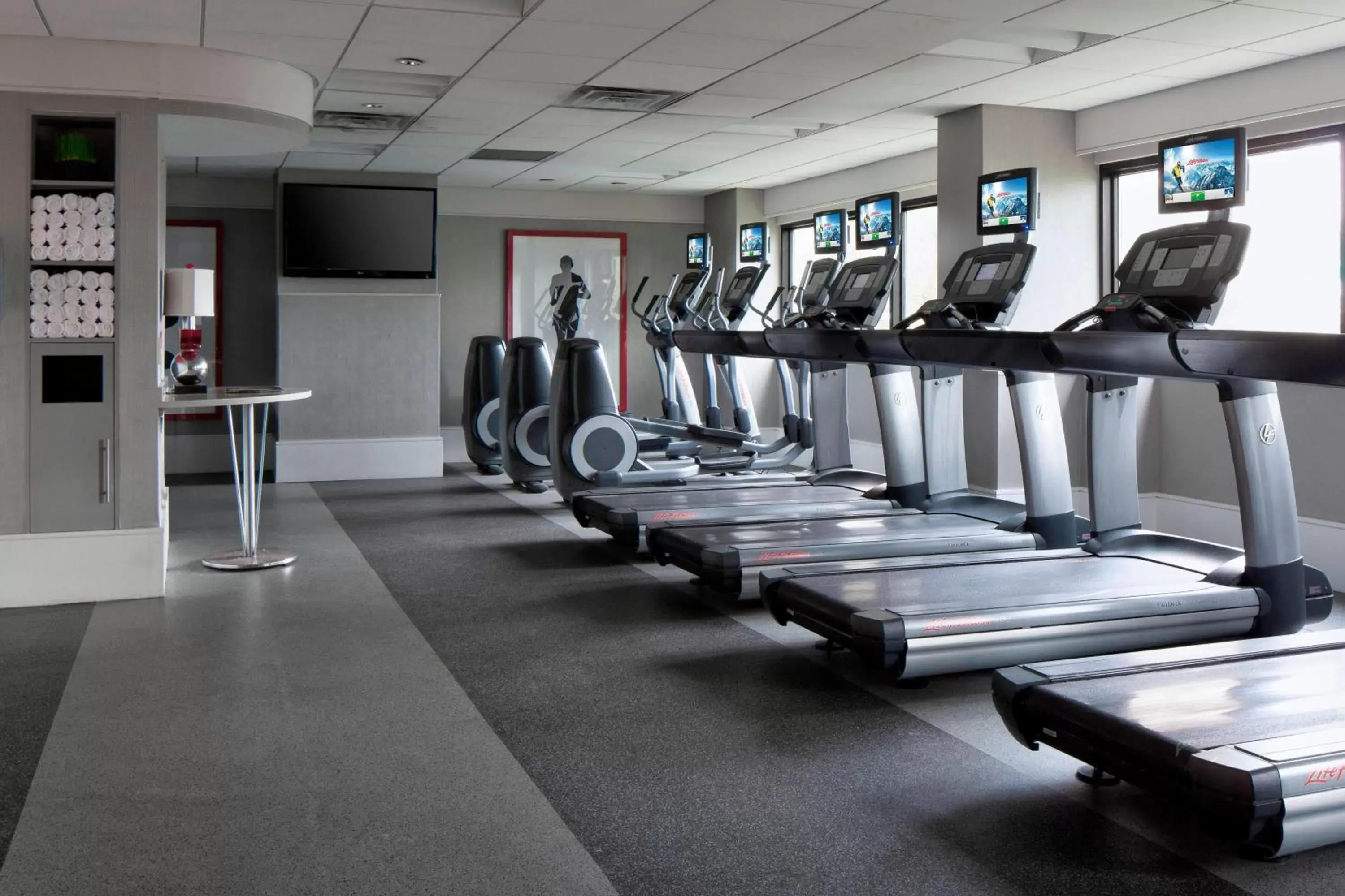 Fitness centre/facilities, Fitness Center/Facilities in New York LaGuardia Airport Marriott