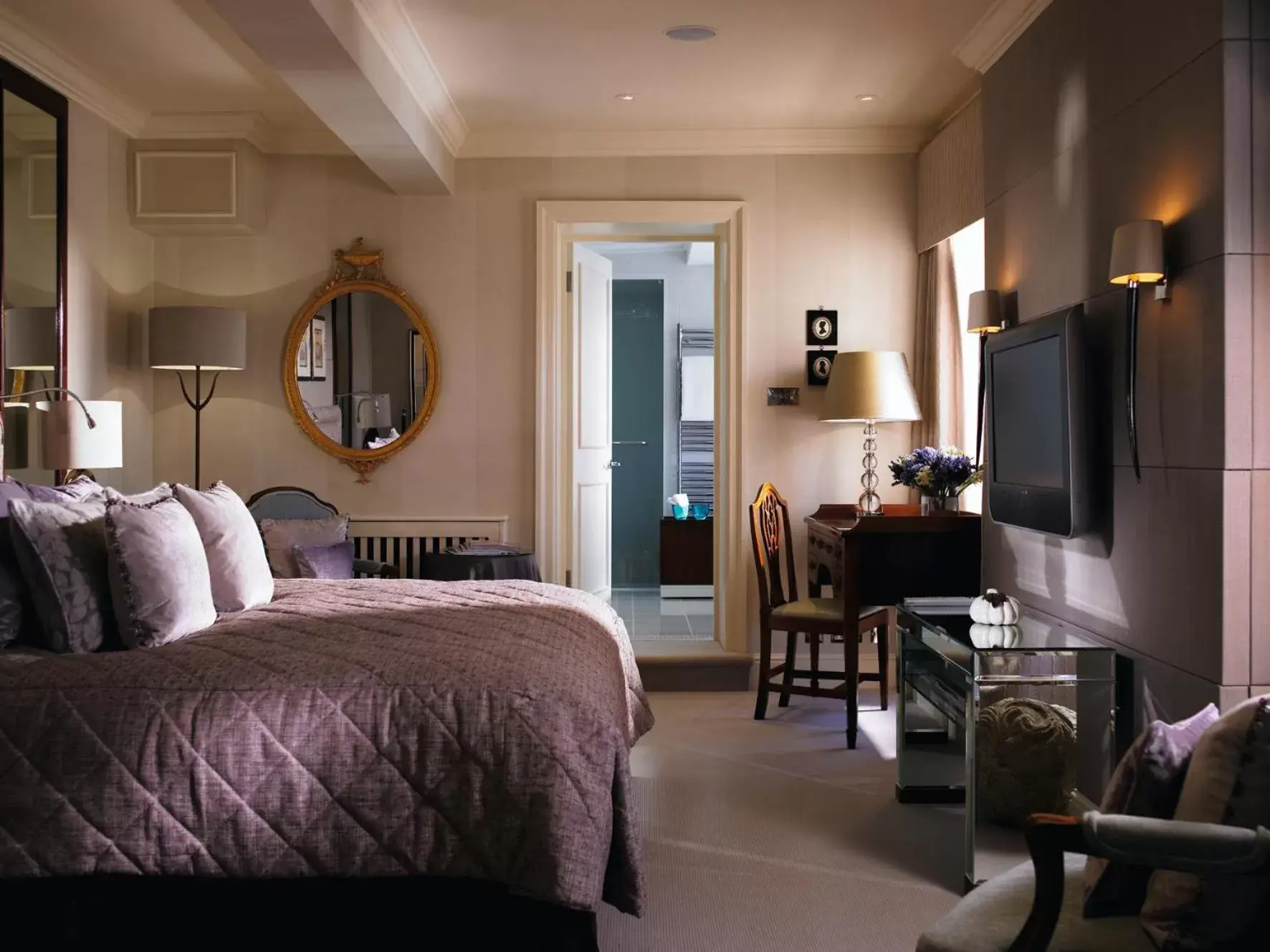 Master Suite in Chewton Glen Hotel - an Iconic Luxury Hotel Master Suite in Chewton Glen Hotel - an Iconic Luxury Hotel